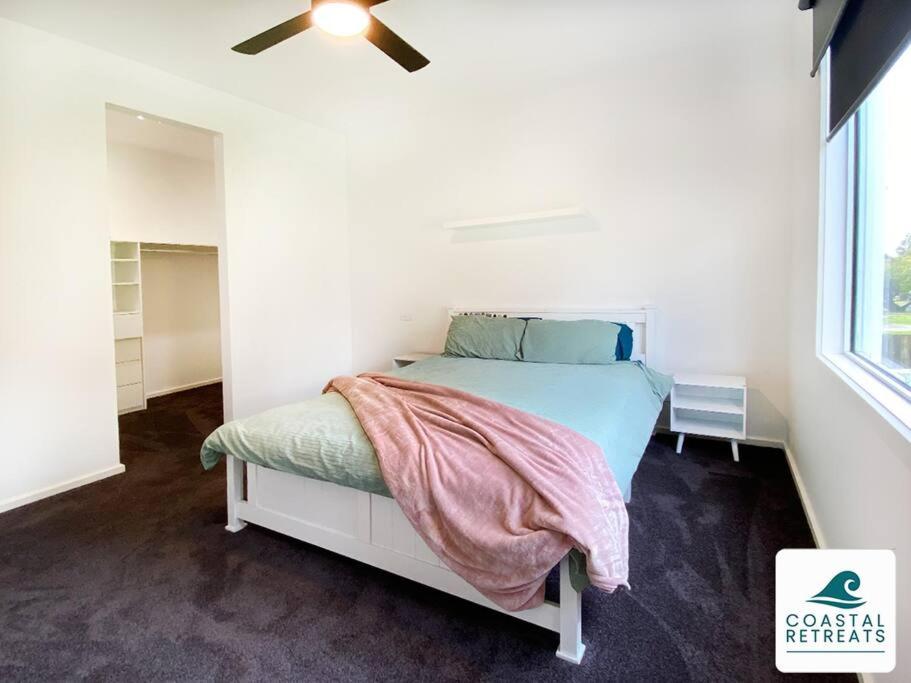 Five-Bedroom House photo 1
