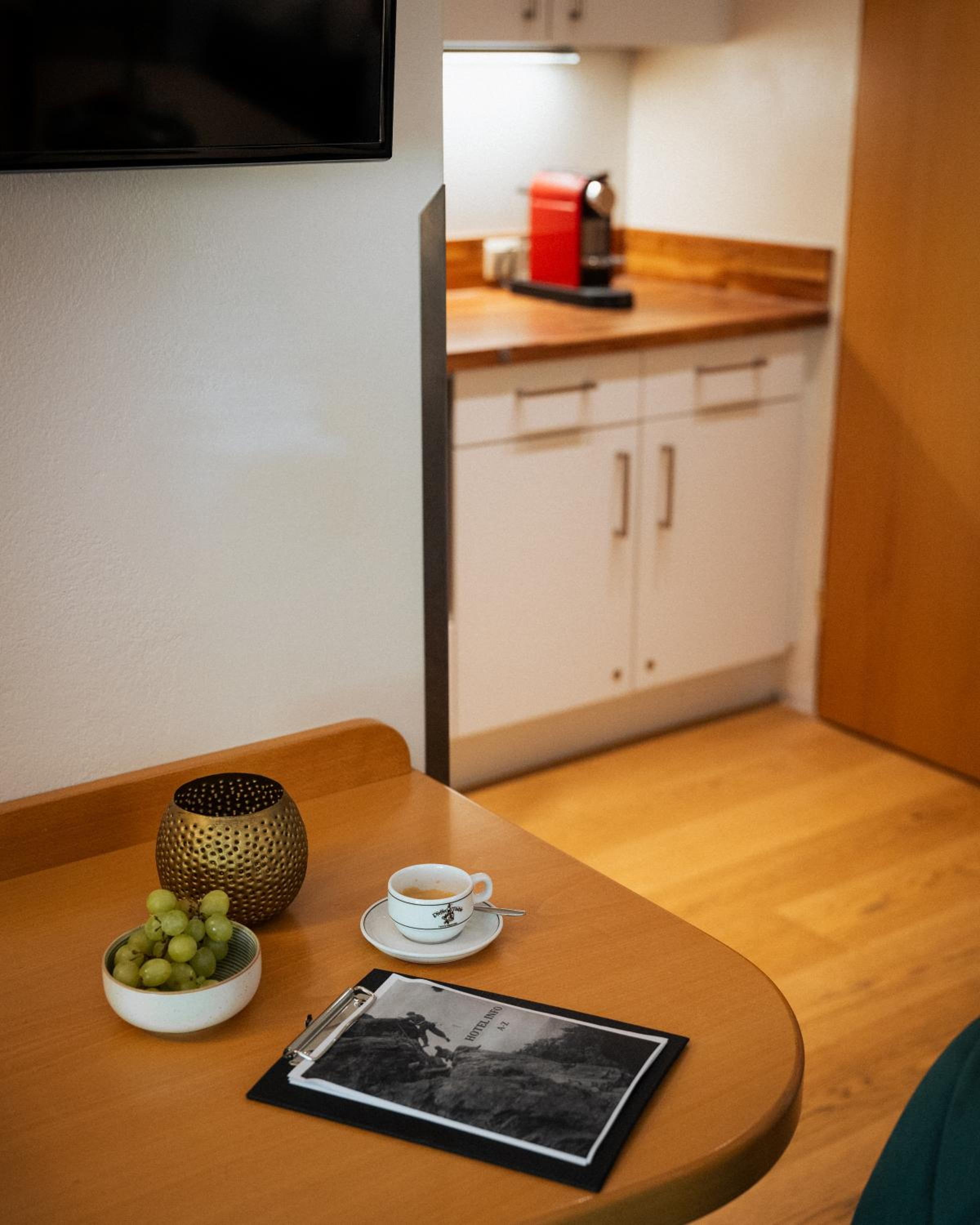 Comfort Two-Bedroom Apartment with Balcony photo 2