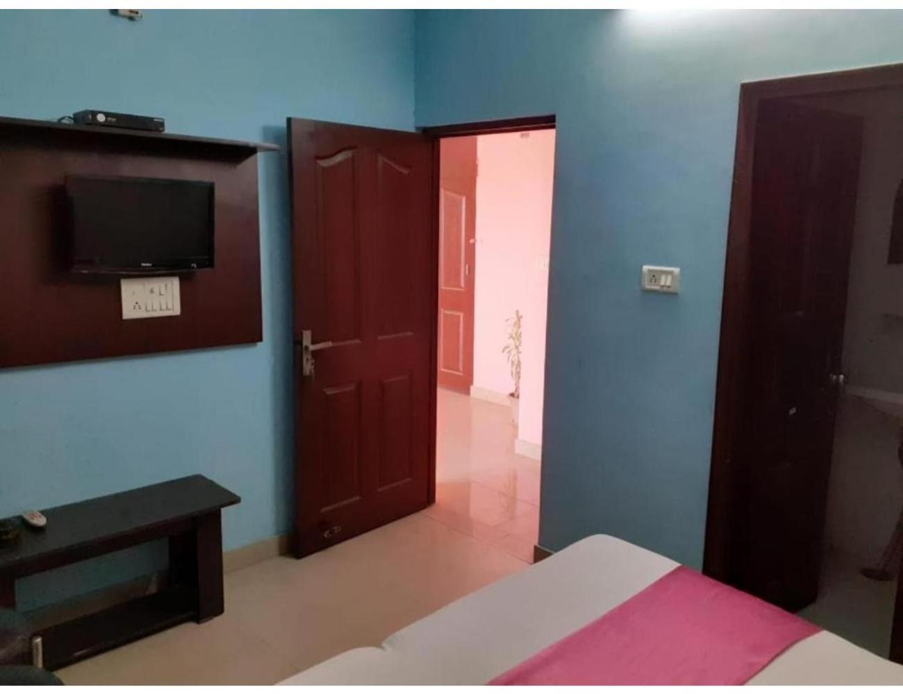 Single Room photo 2