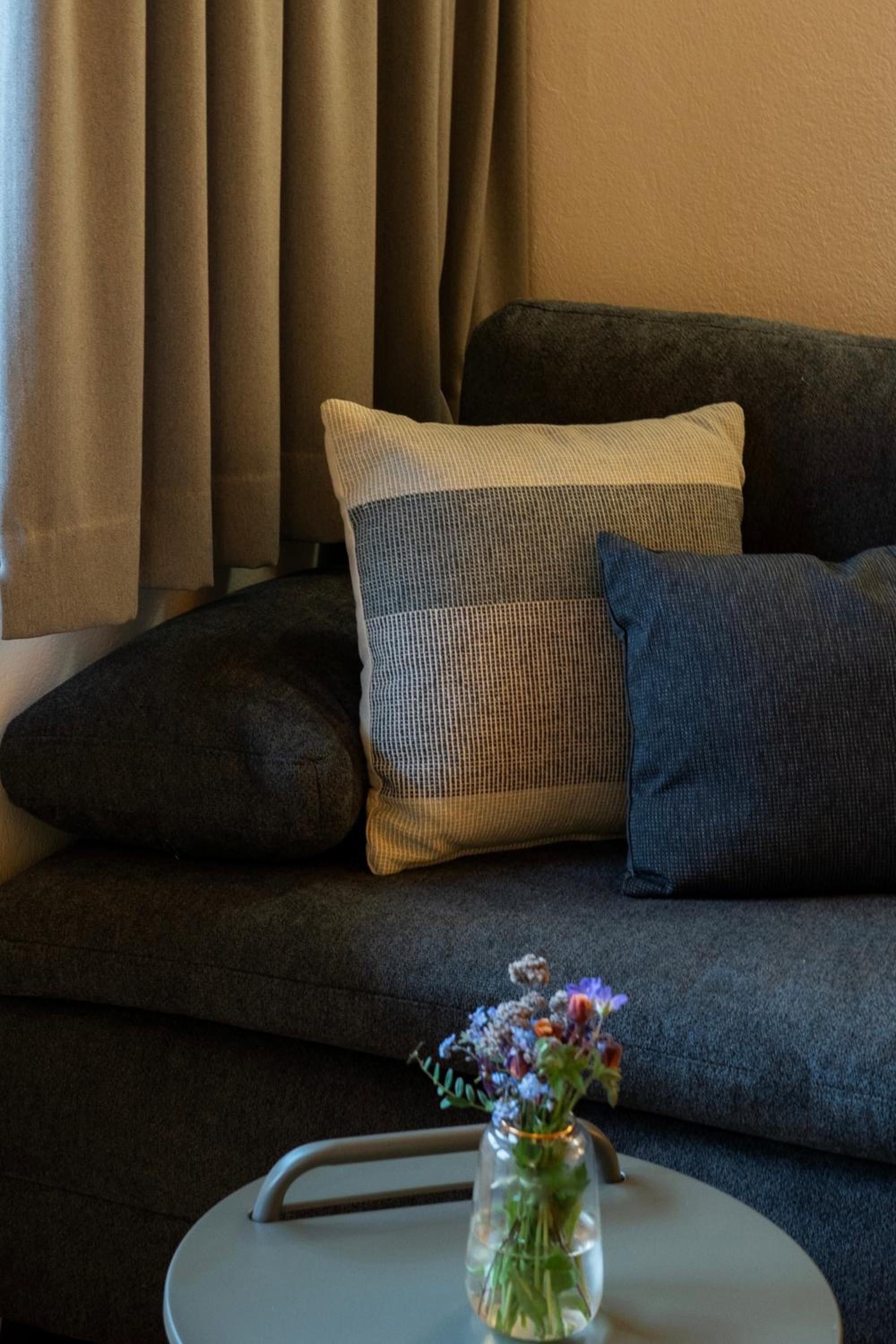 Comfort Two-Bedroom Apartment with Balcony photo 3