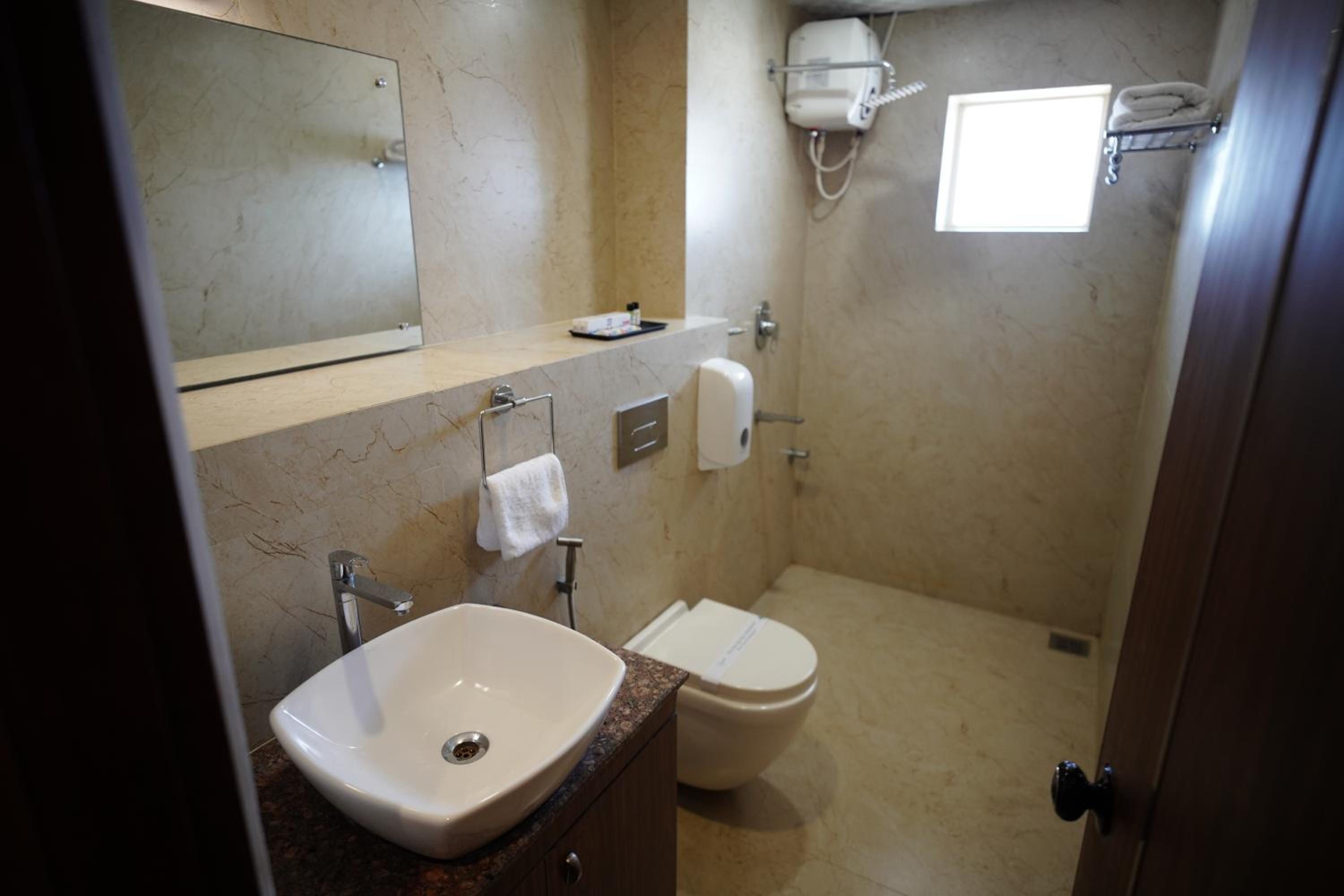 Deluxe Double Room - Photo 5