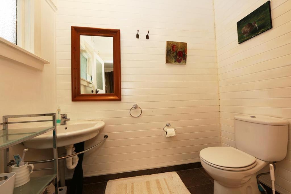 Two-Bedroom House - Photo 7