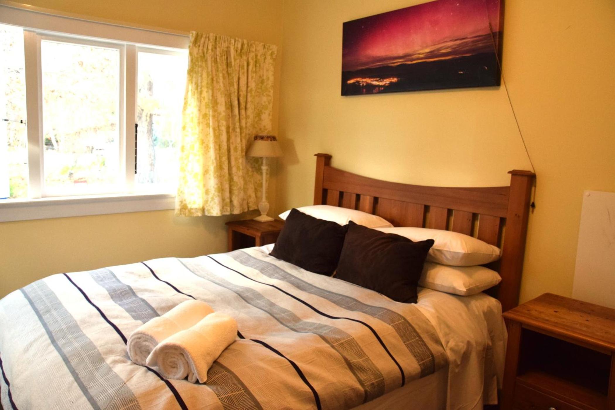 Two-Bedroom House - Photo 4