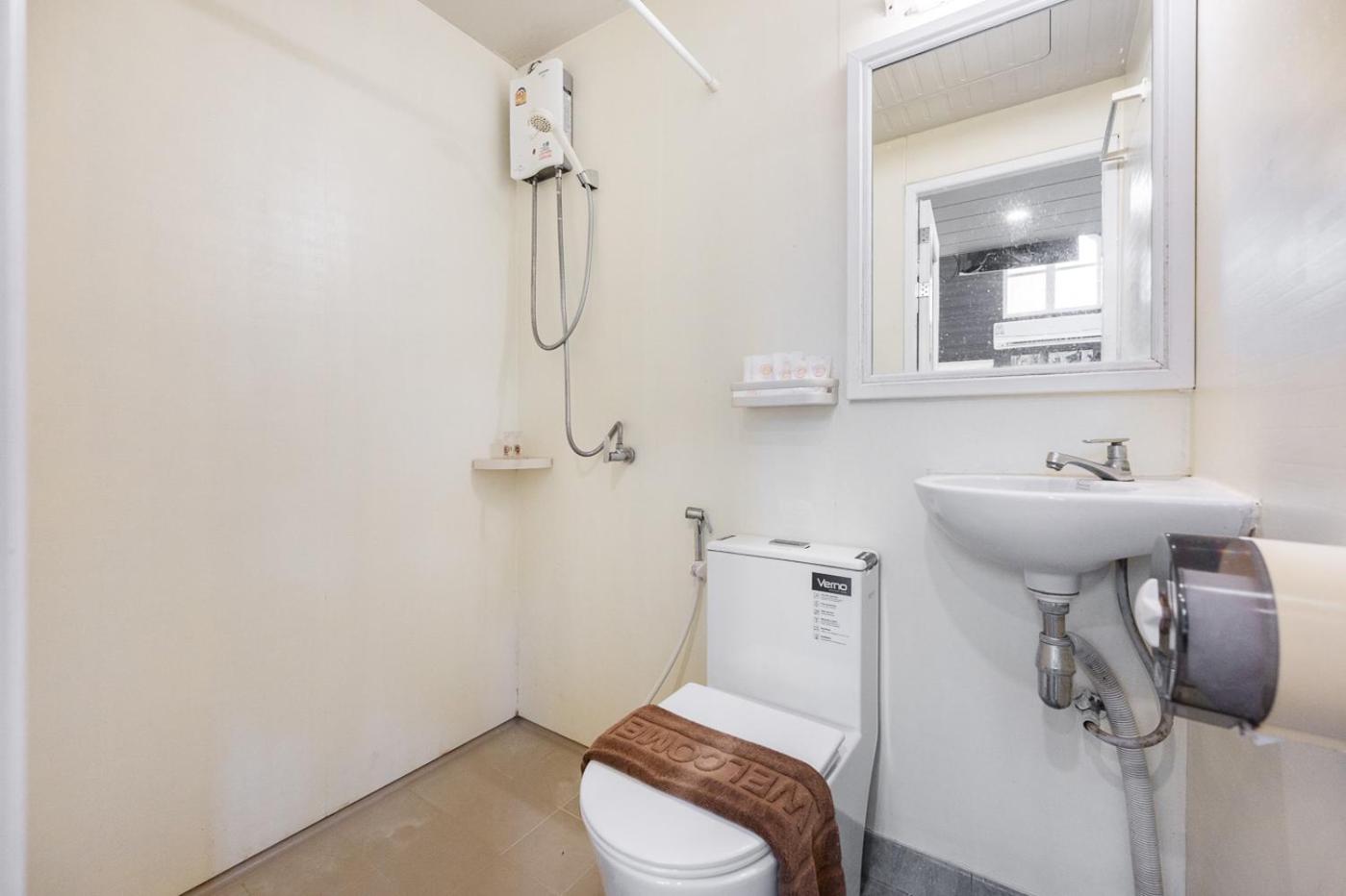 Deluxe Bungalow - Photo 2