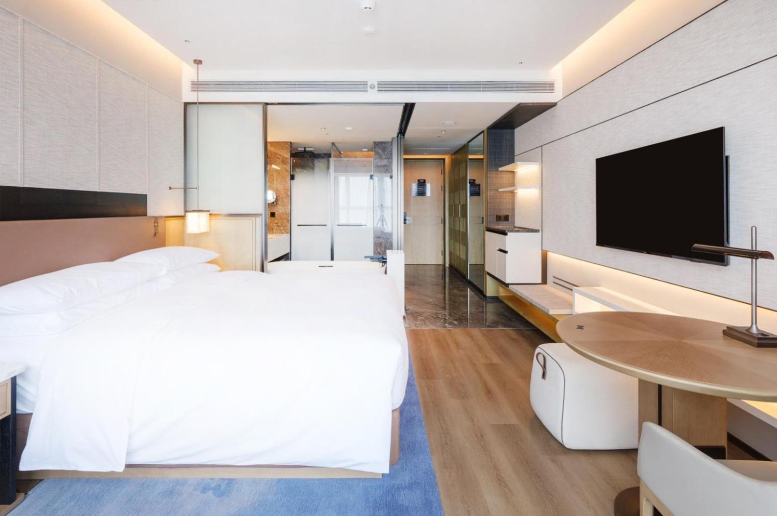 Deluxe King Room photo 1