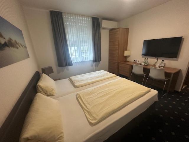 Standard Double Room with air conditioning photo 3