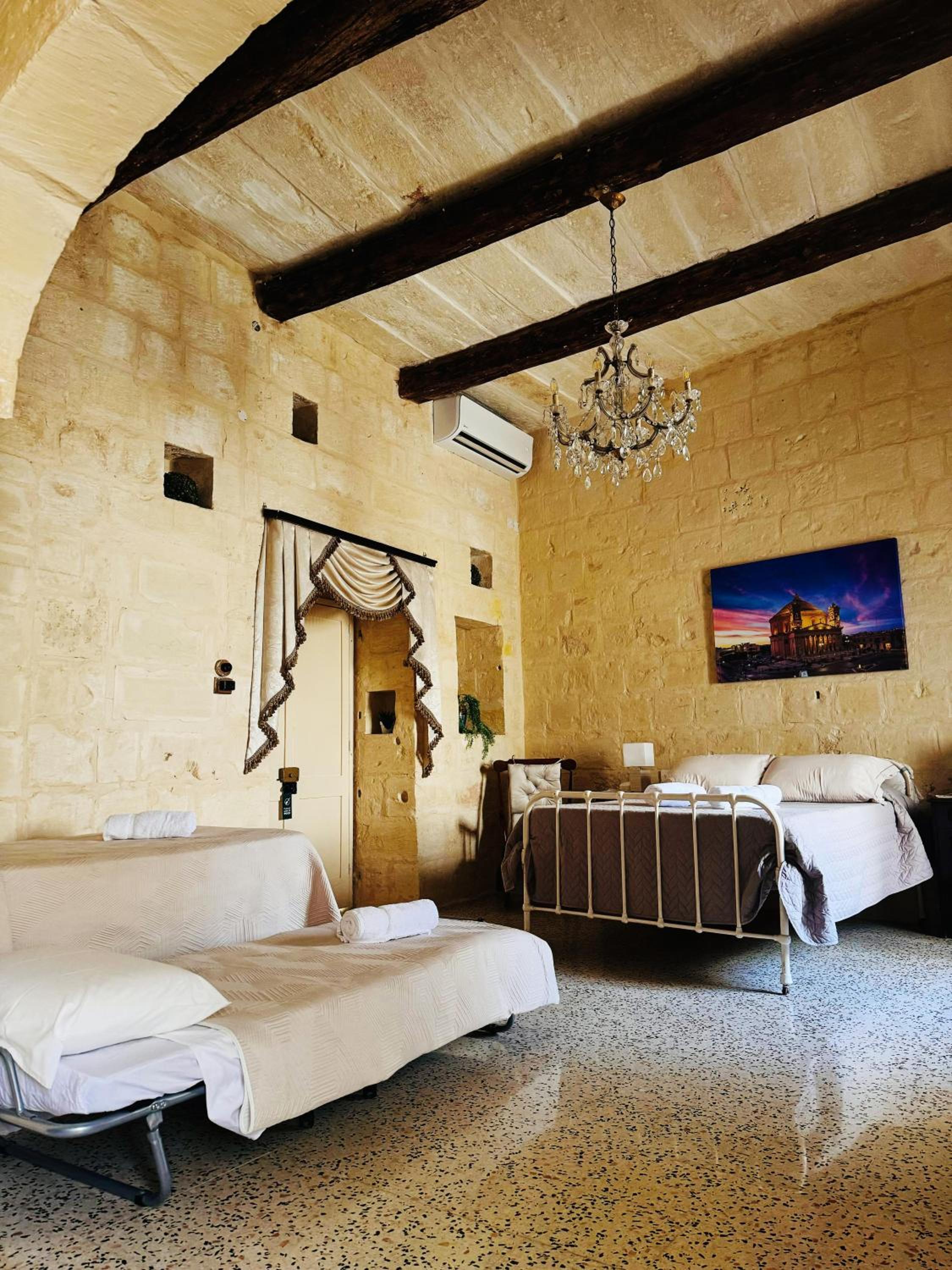 Triple Room with Private Bathroom photo 2