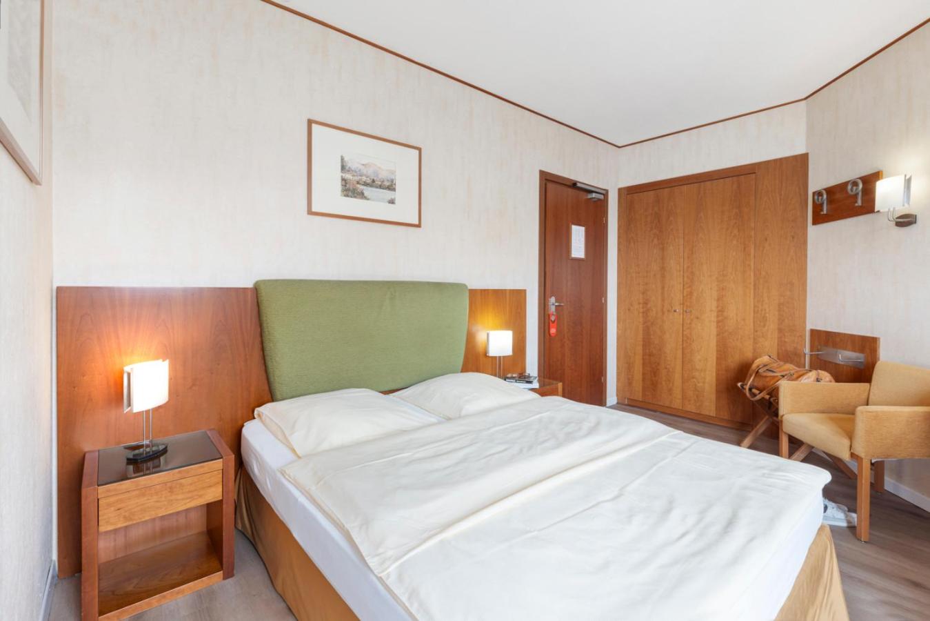 Smart Queen Room - Photo 4