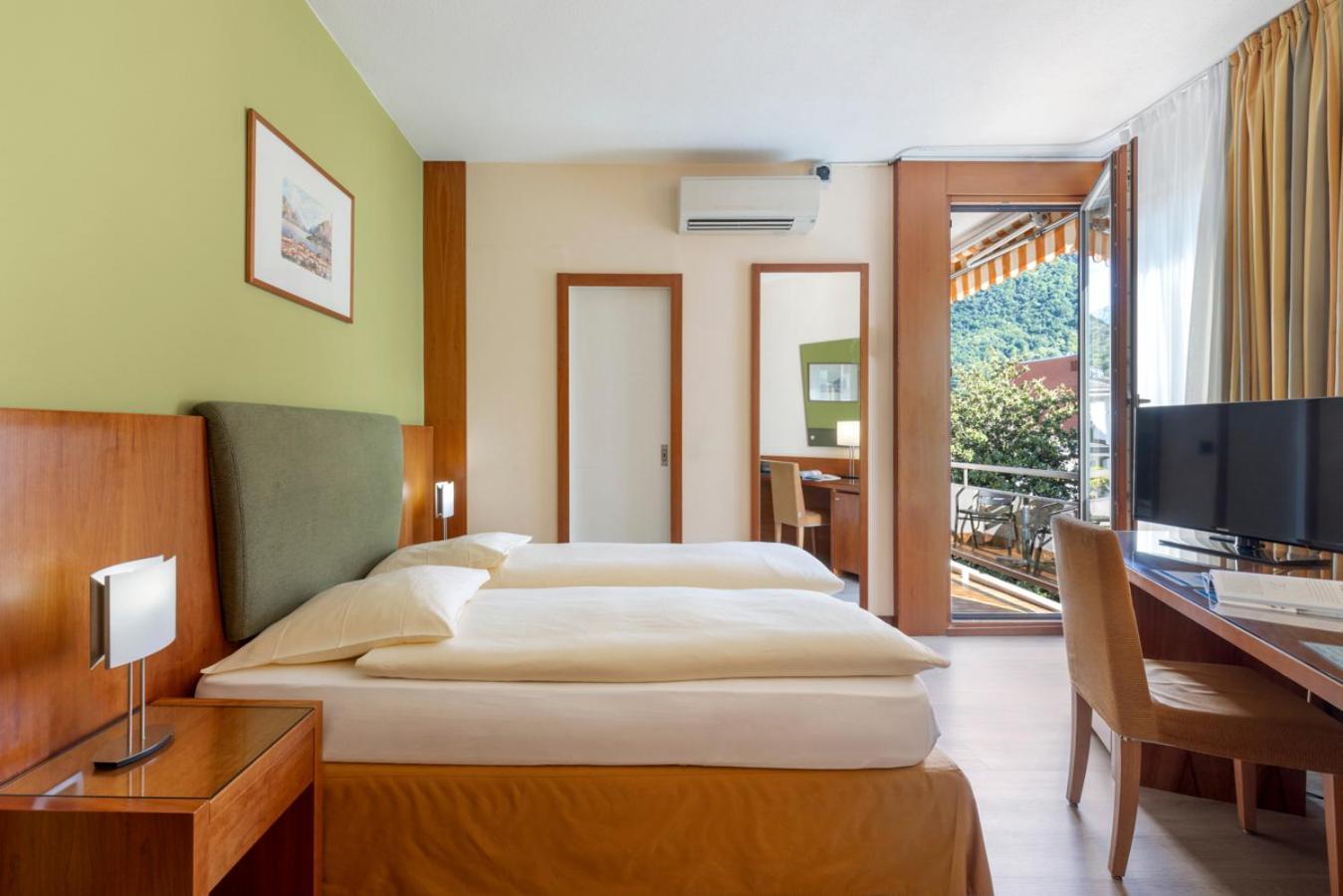 Smart Queen Room - Photo 5