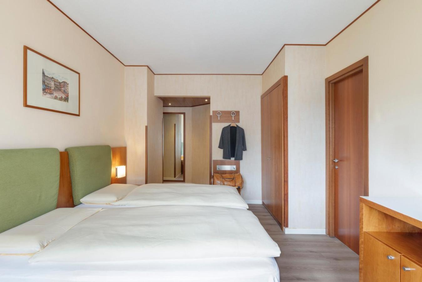 Comfort Double Room with Balcony - Photo 13