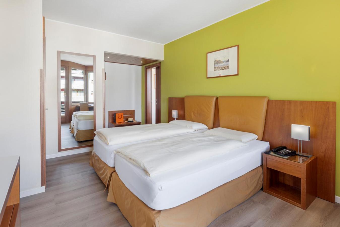 Junior Suite with Partial Lake View - Photo 5