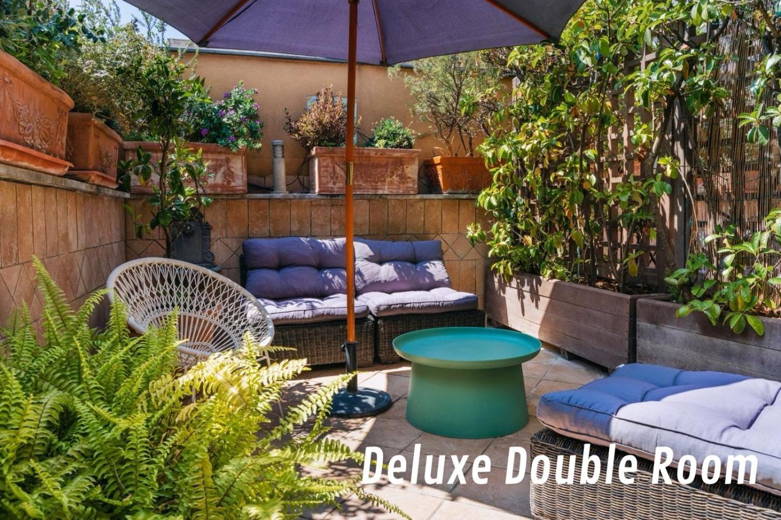 Deluxe Double Room with Terrace thumbnail 5