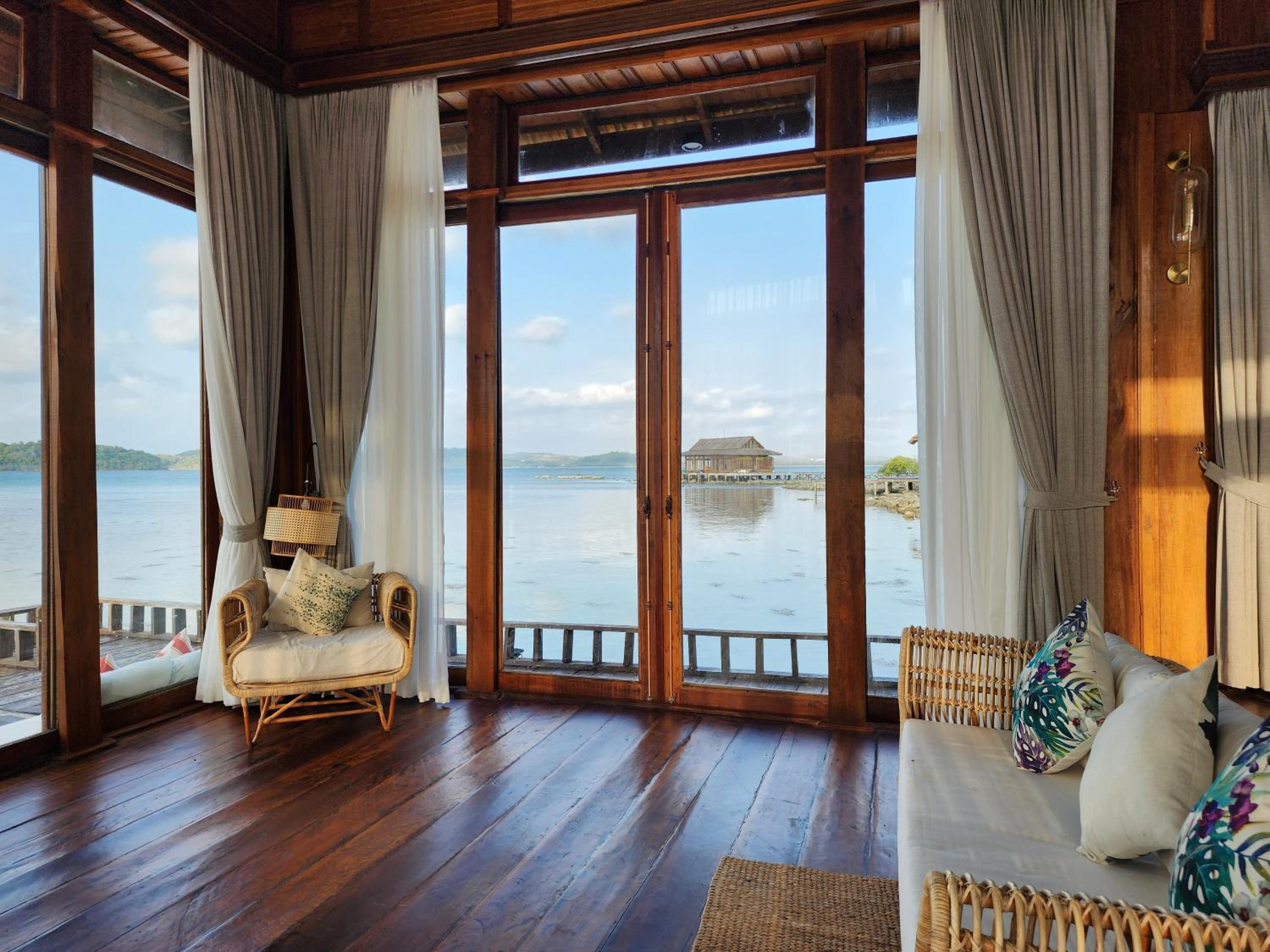 Over Water Villa One Bedroom - Photo 4