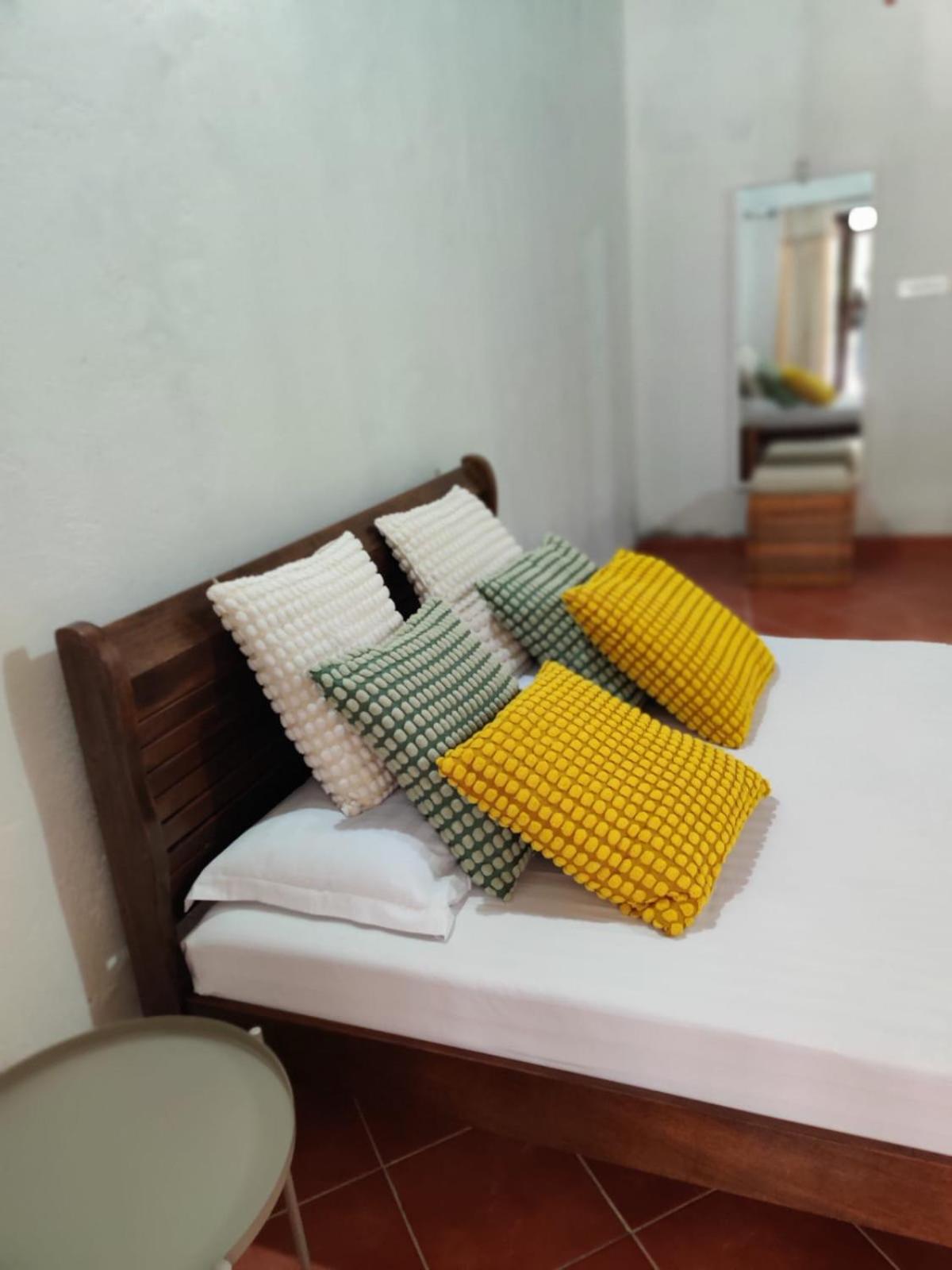 Queen Room photo 1