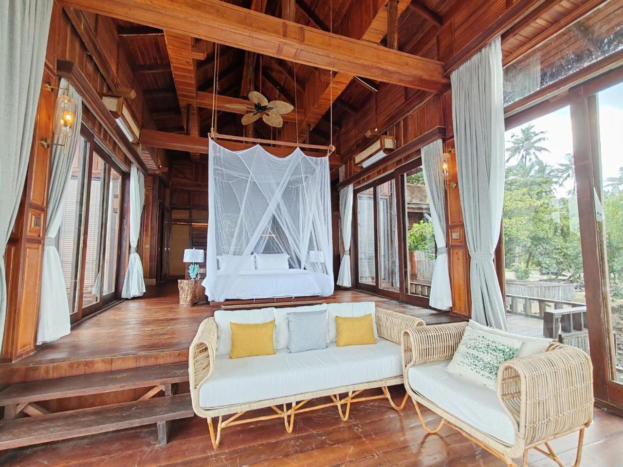 Over Water Villa One Bedroom - Photo 5