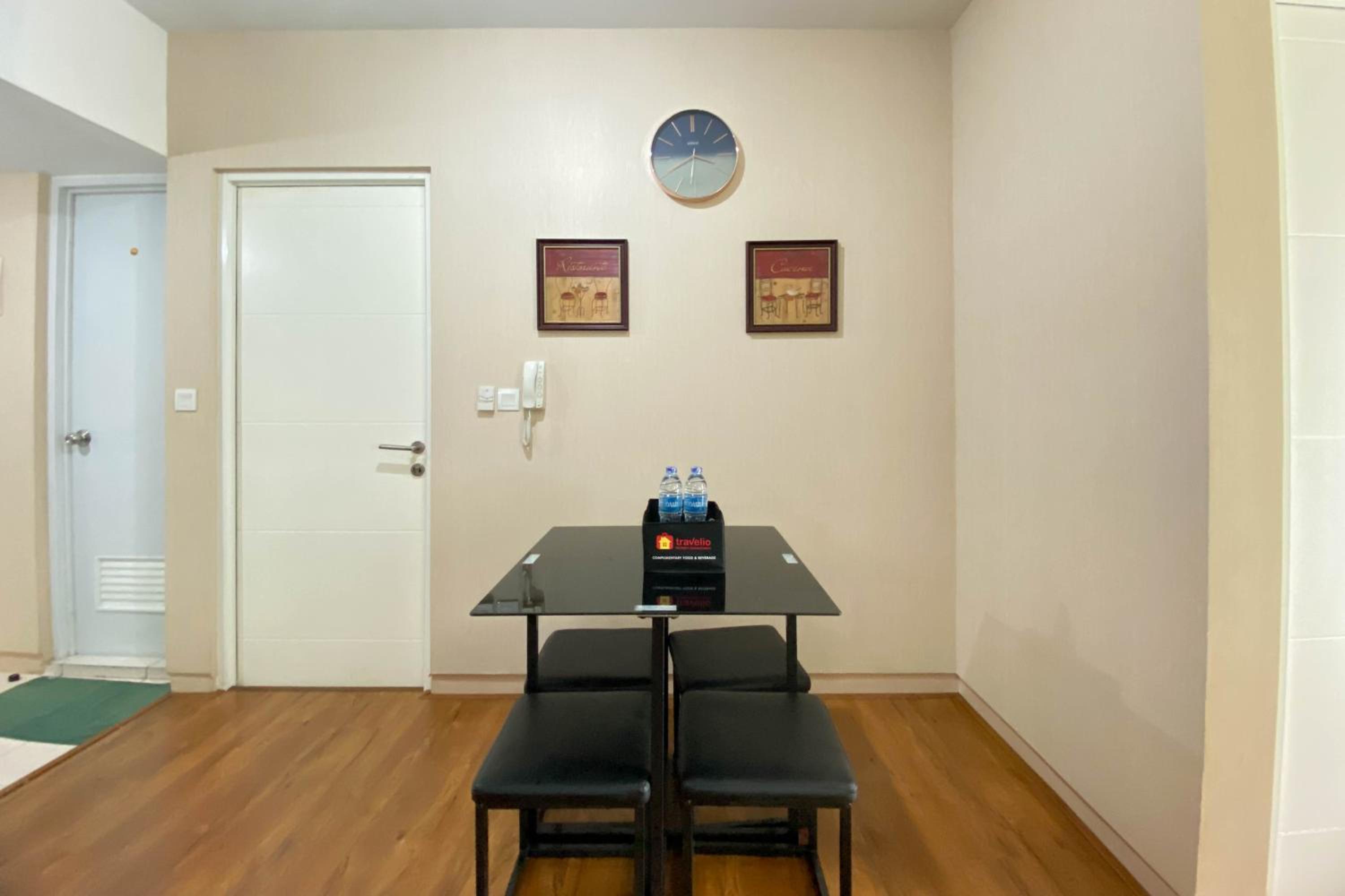 Four-Bedroom Apartment photo 2