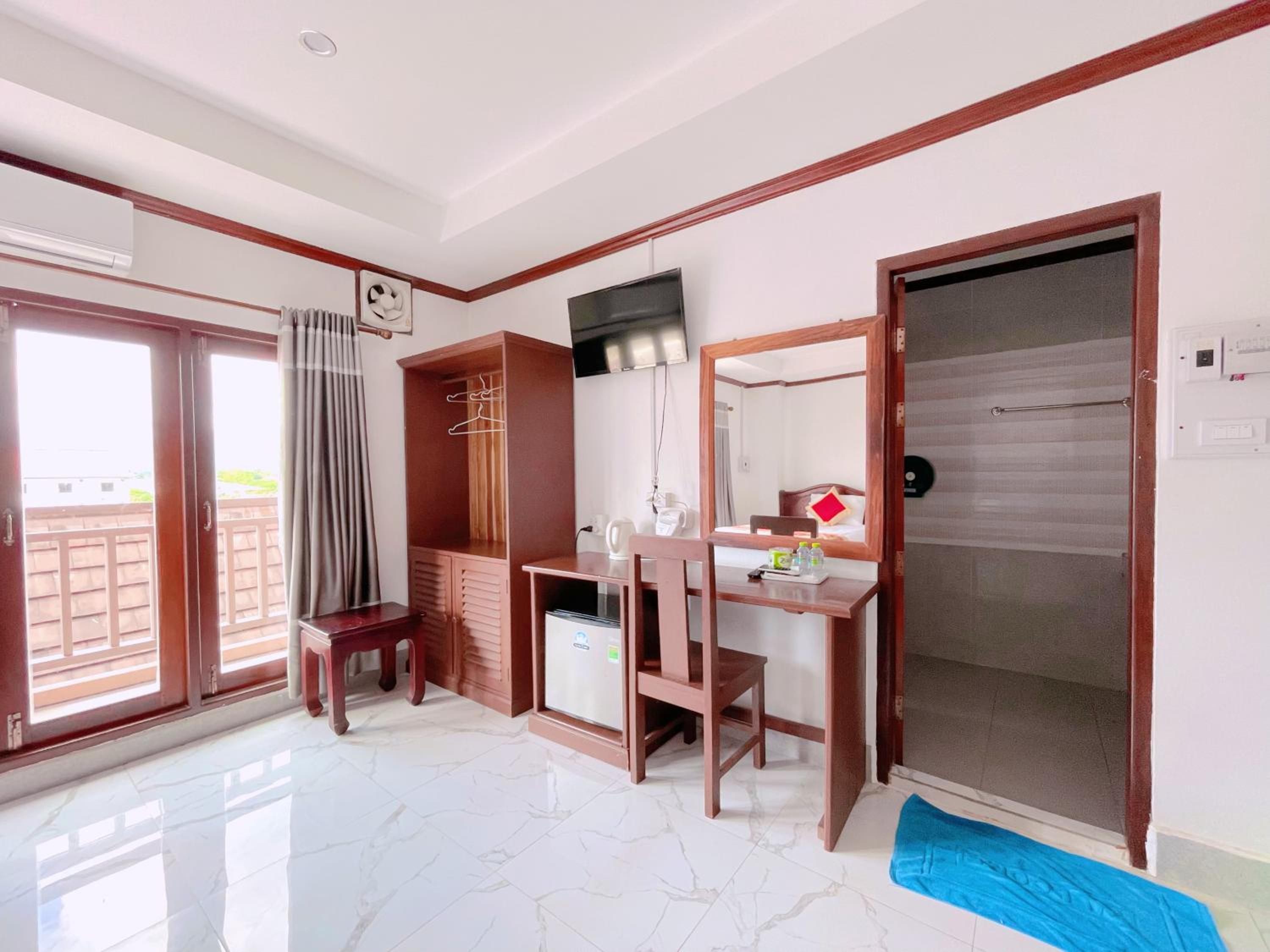 Deluxe Double Room - Photo 12