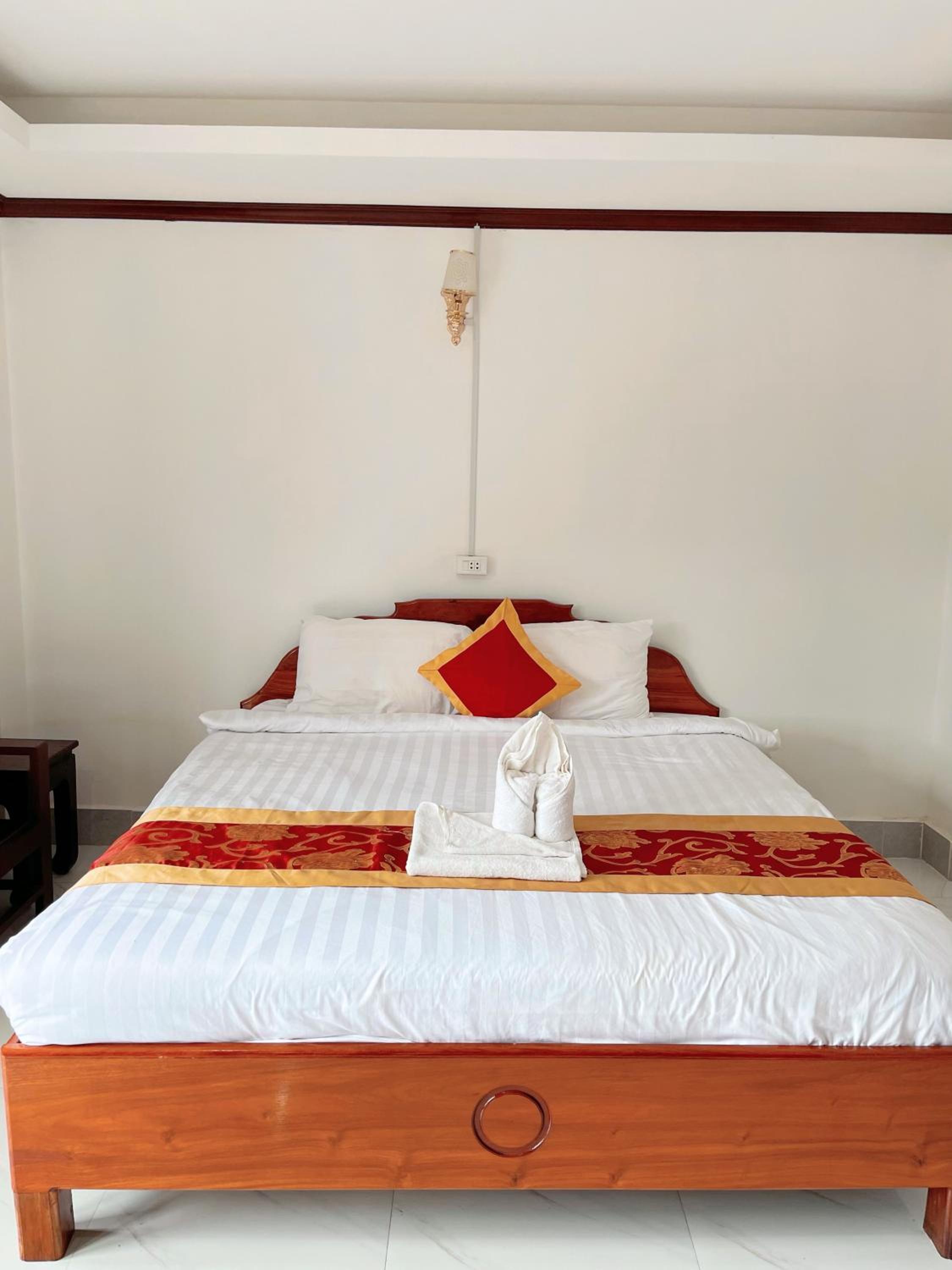 Deluxe Double Room - Photo 10