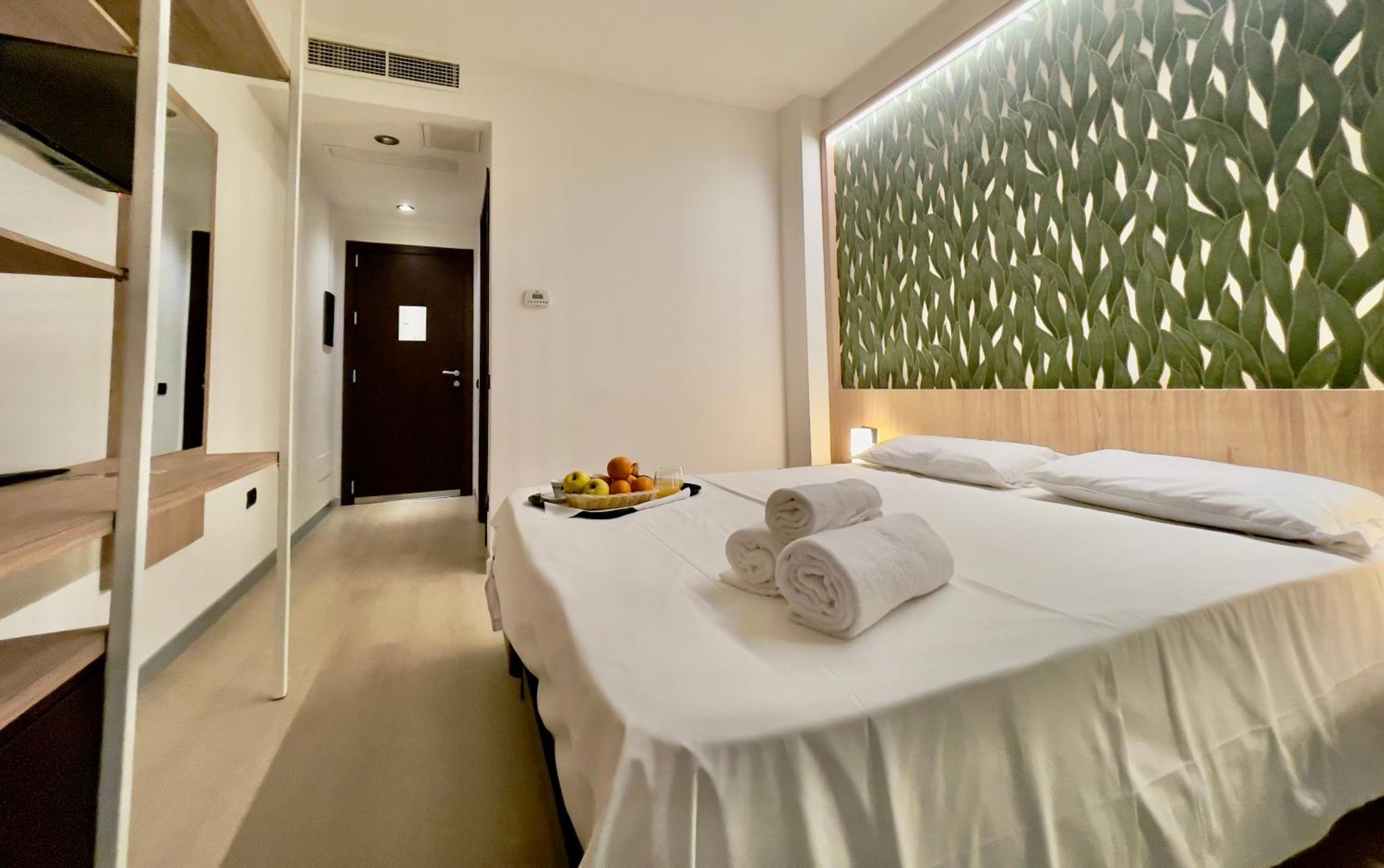 Double Room - Photo 12