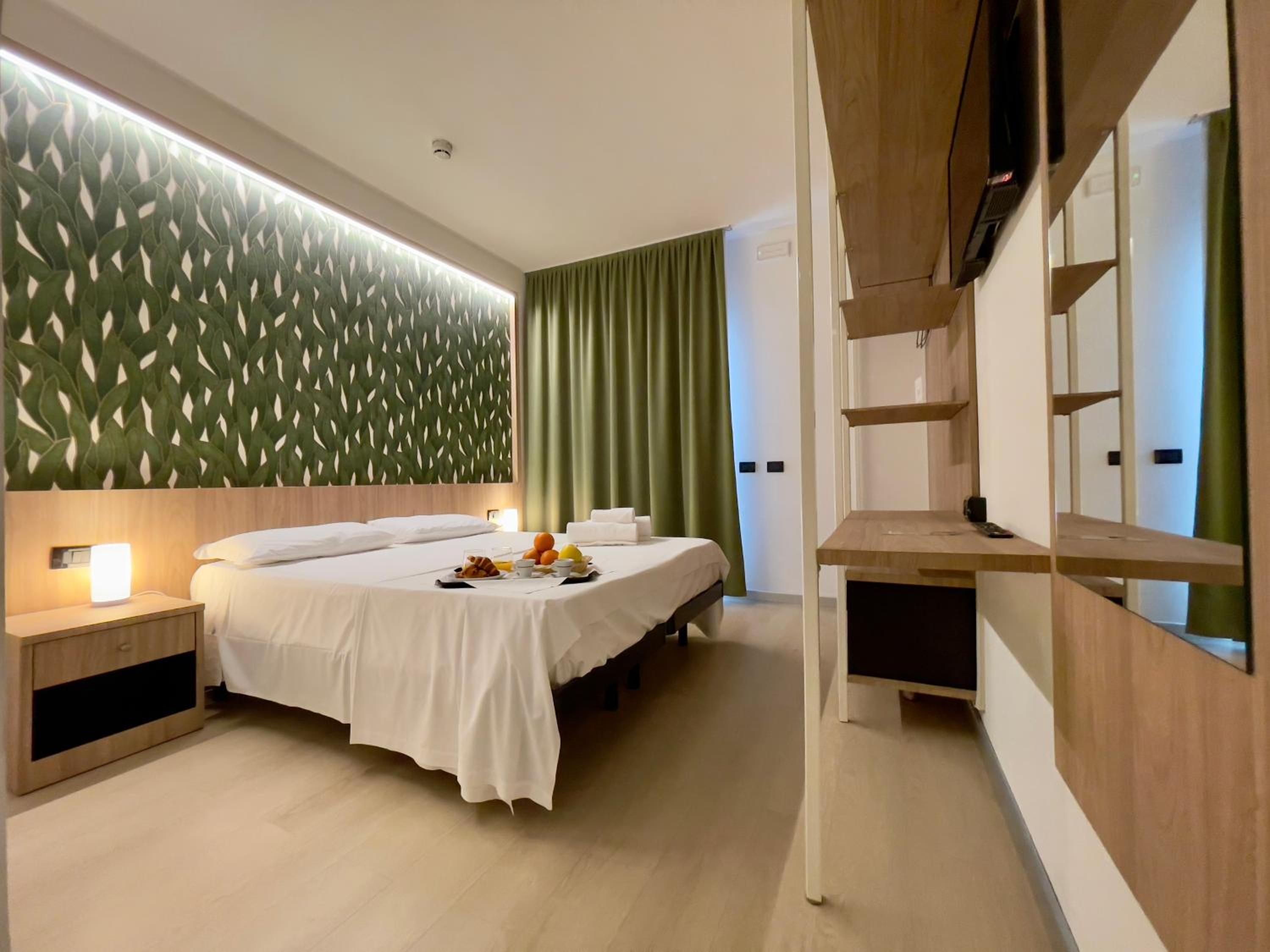 Double Room - Photo 13