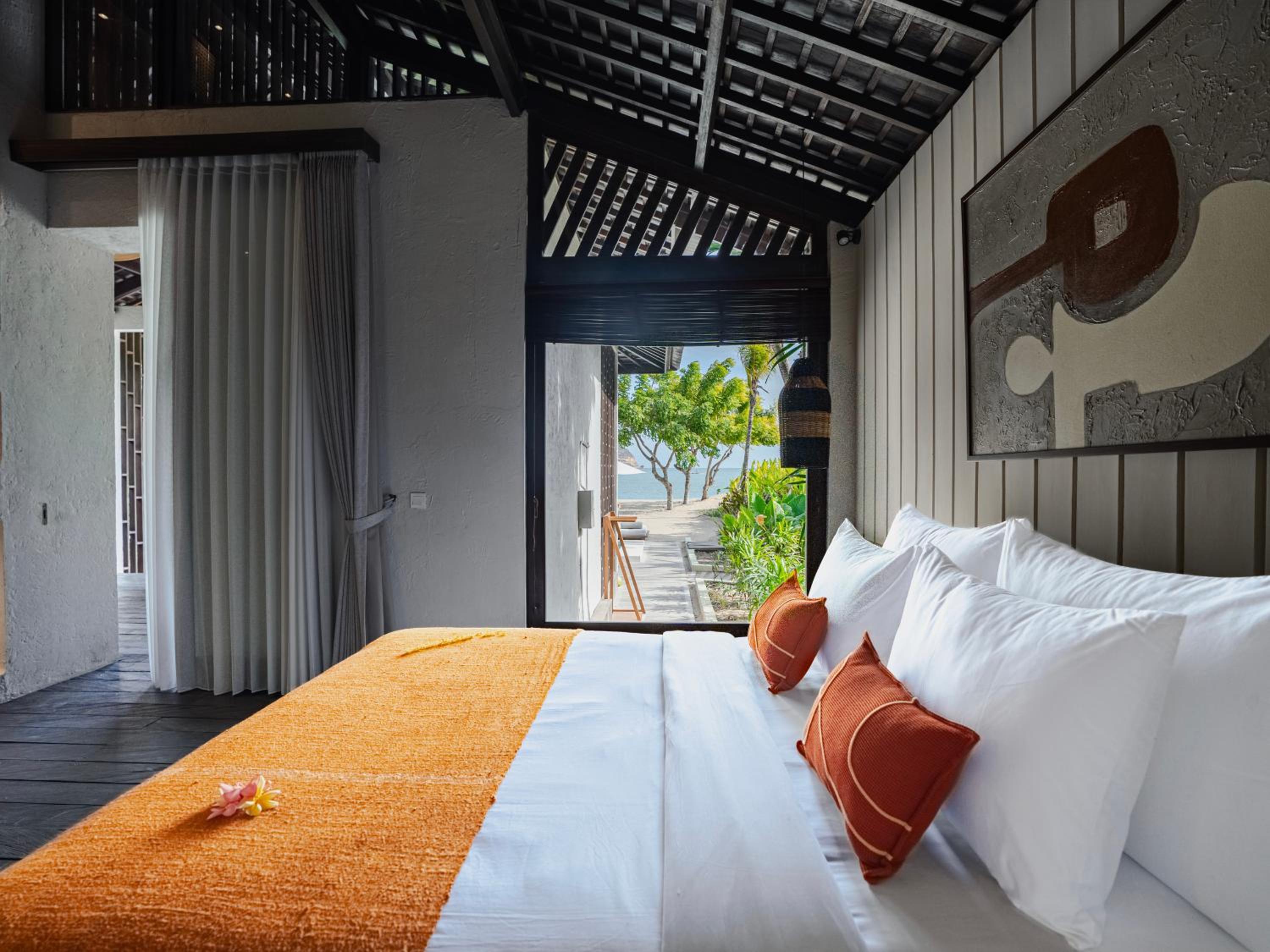 Two-Bedroom Beachfront Pool Villa - Photo 7