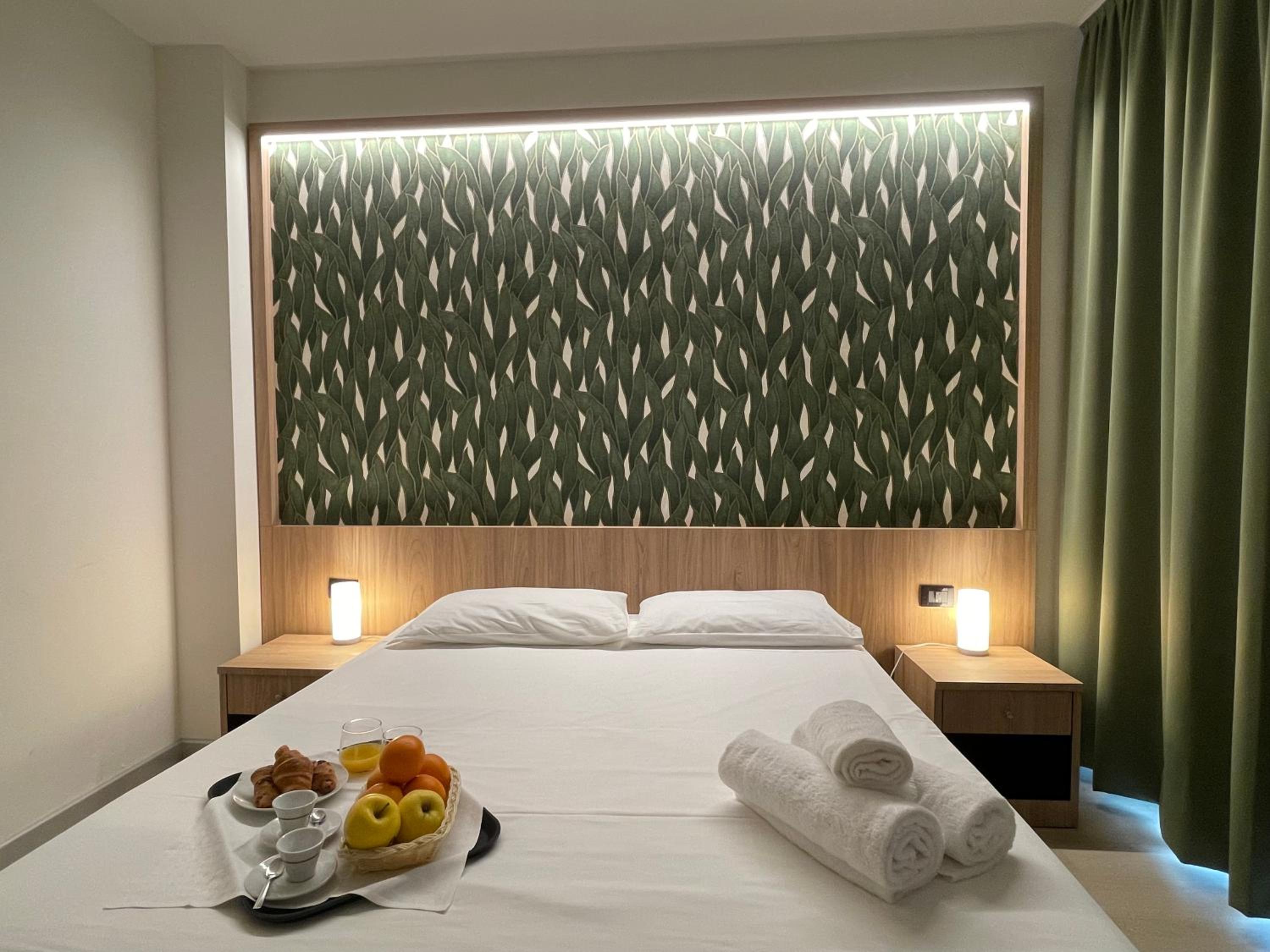 Double Room - Photo 16