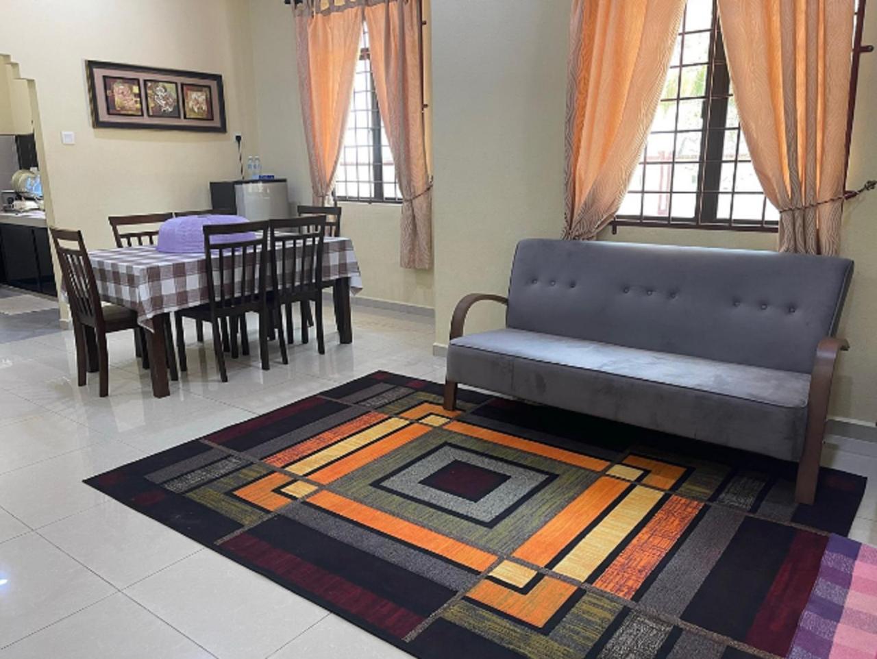 Two-Bedroom House - Photo 1