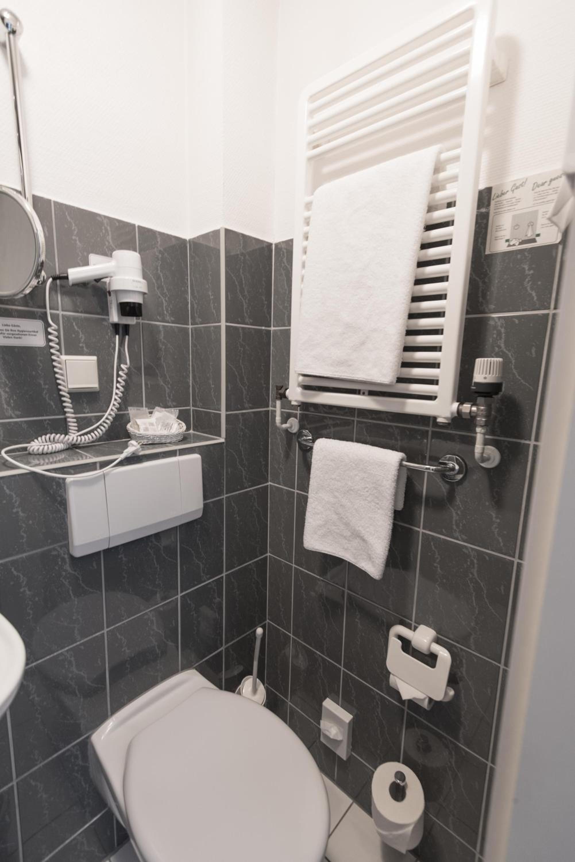 Single Room photo 3