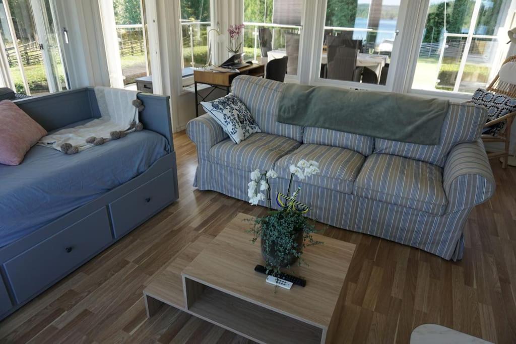 One-Bedroom House photo 1