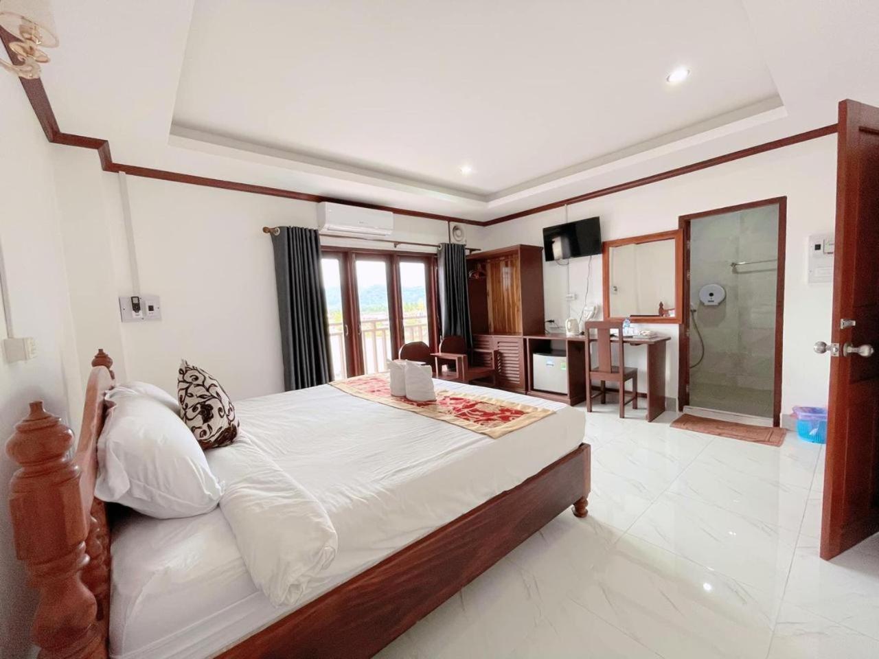 Deluxe Double Room - Photo 8