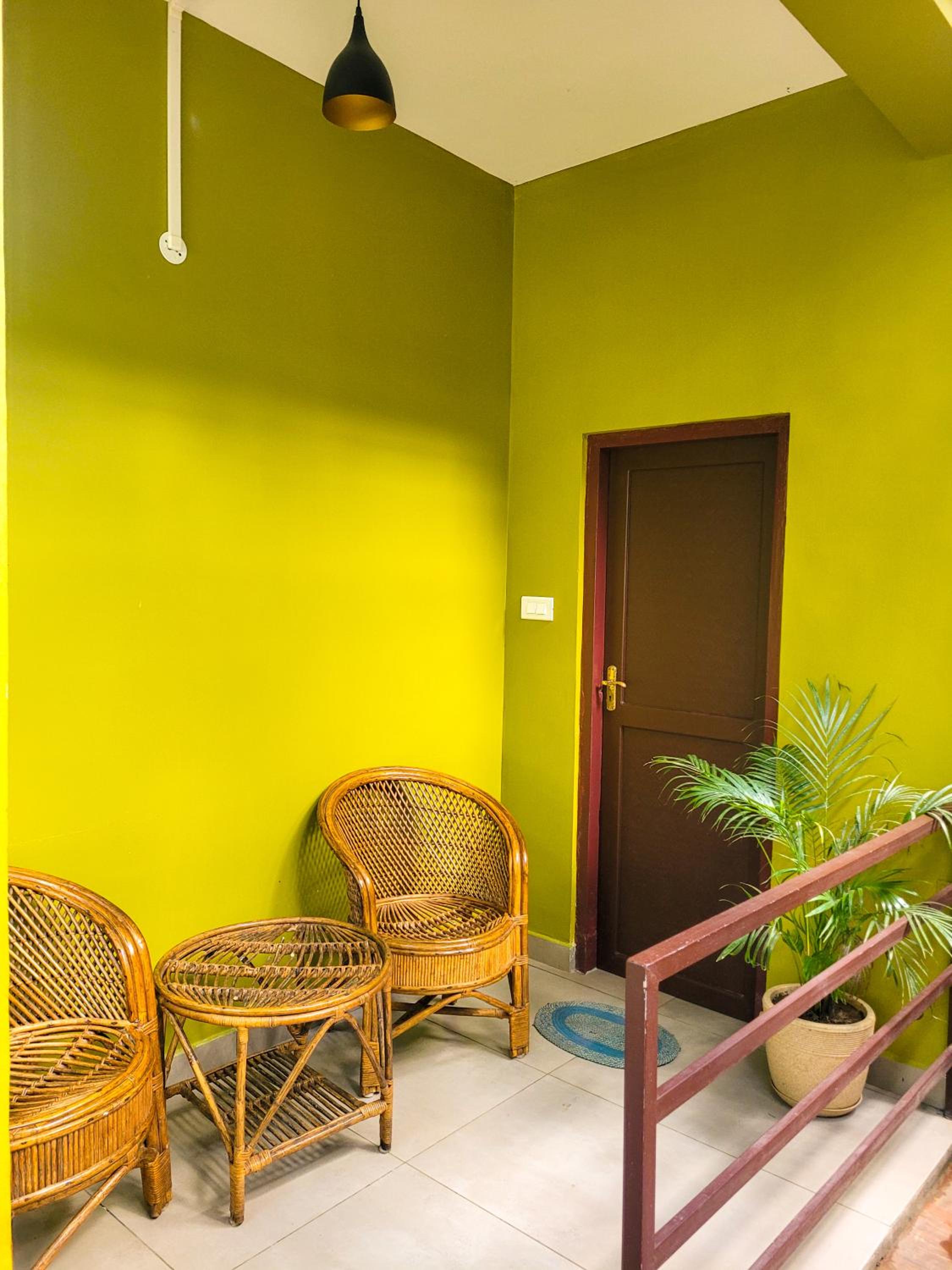 Deluxe Double Room (2 Adults + 1 Child) photo 2
