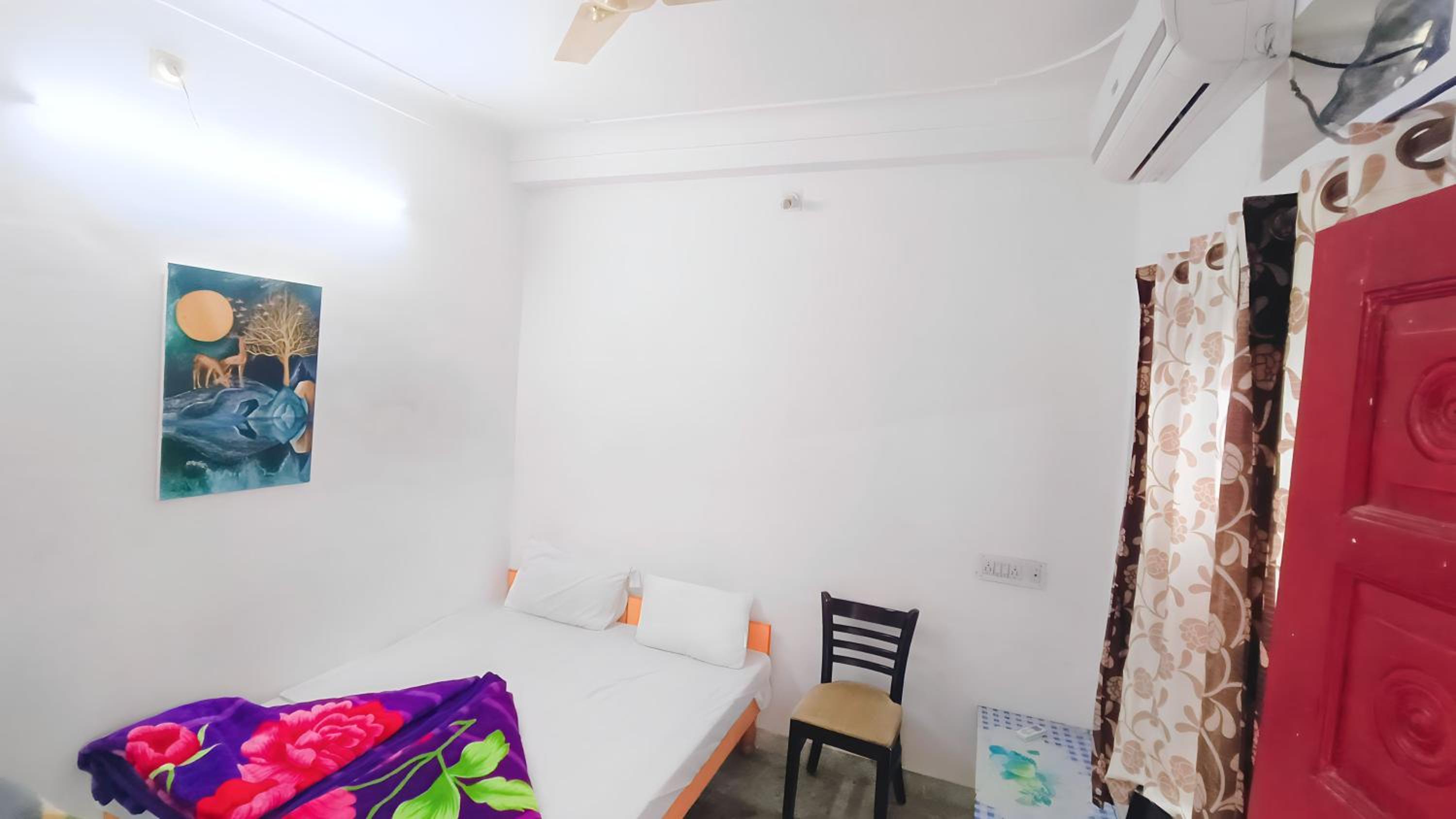Budget Double Room - Photo 3