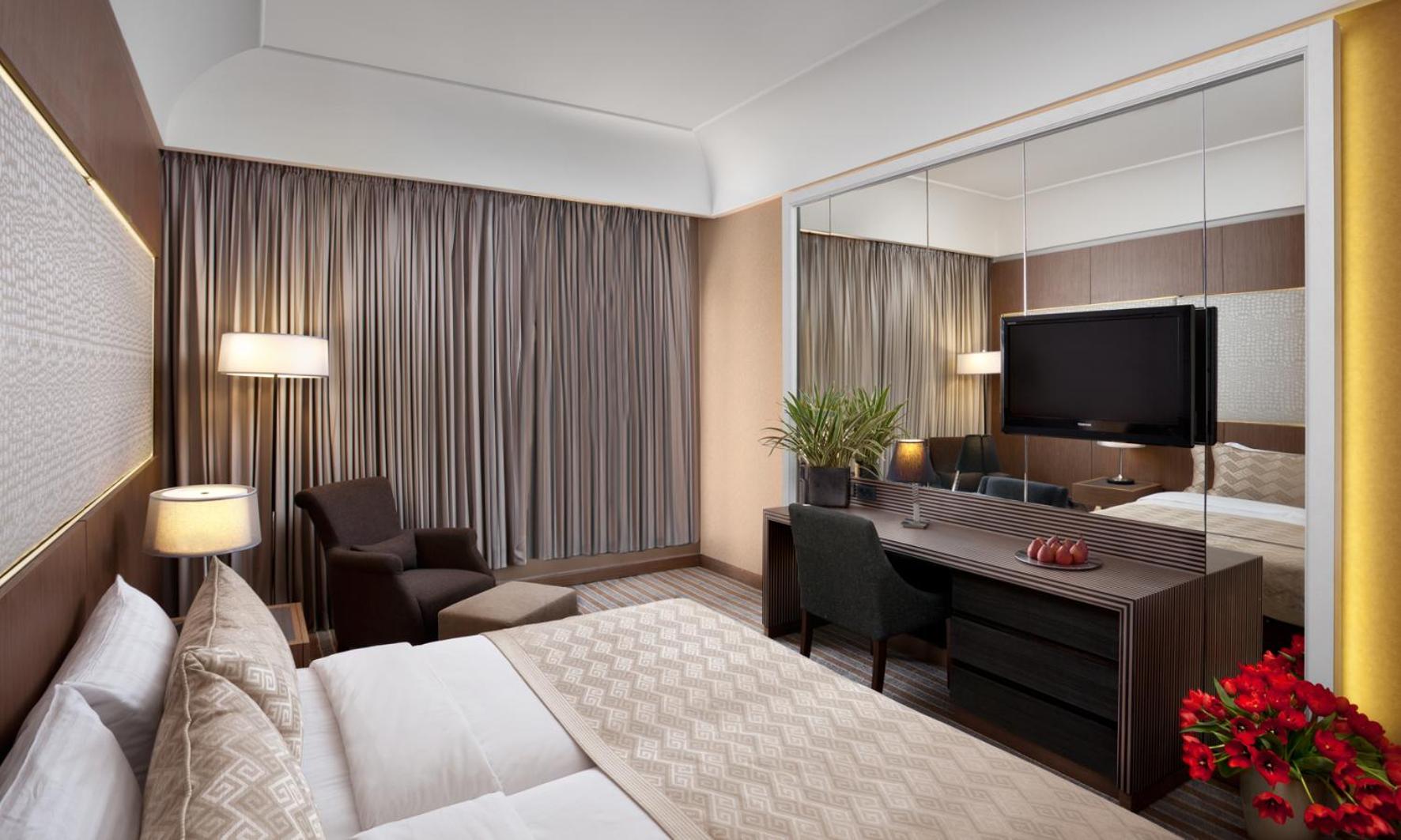 Executive Room - Photo 1