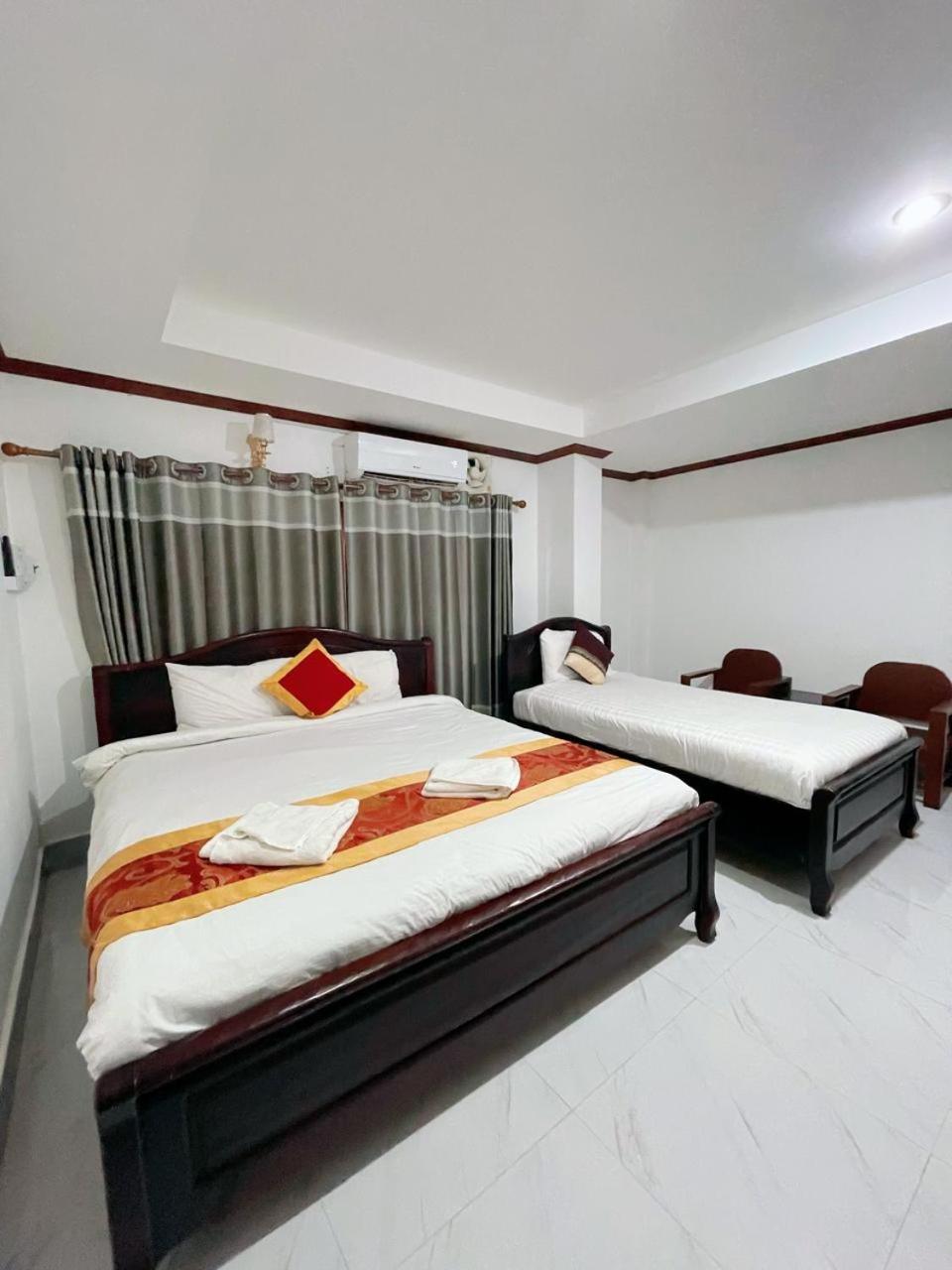 Deluxe Family Room - Photo 1