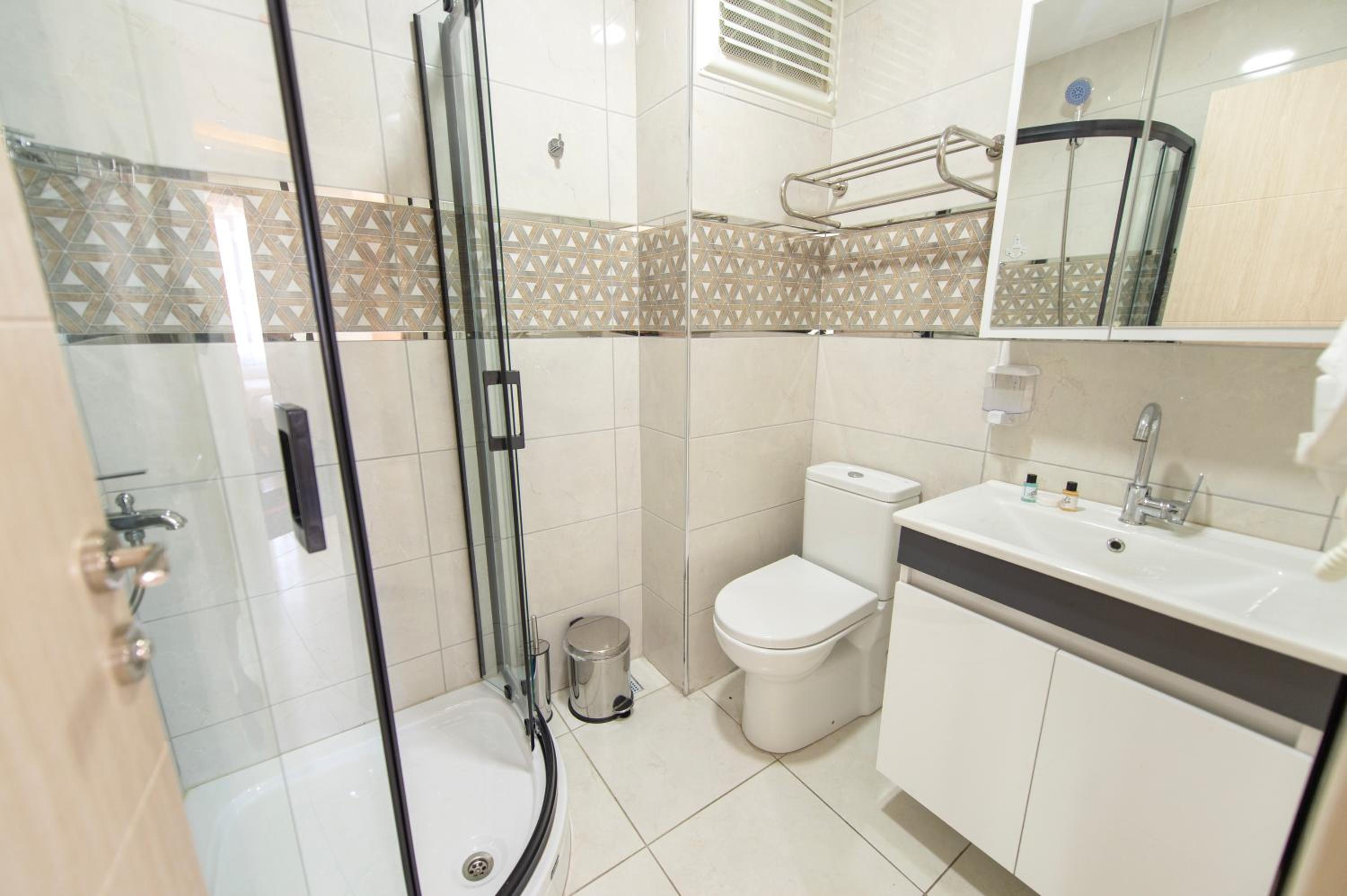 Deluxe Suite with Sea View - Photo 2