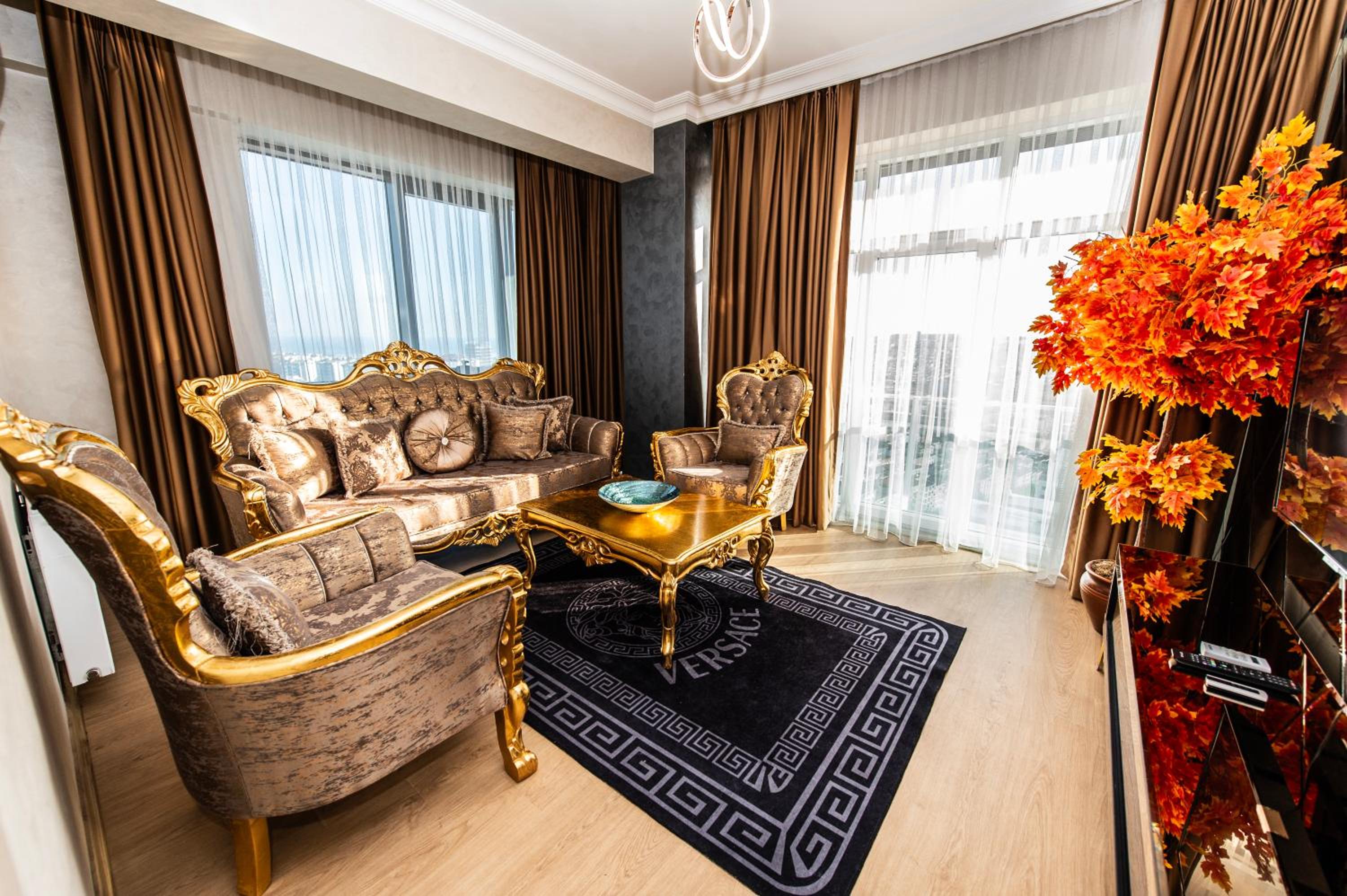 Deluxe Suite with Sea View - Photo 16