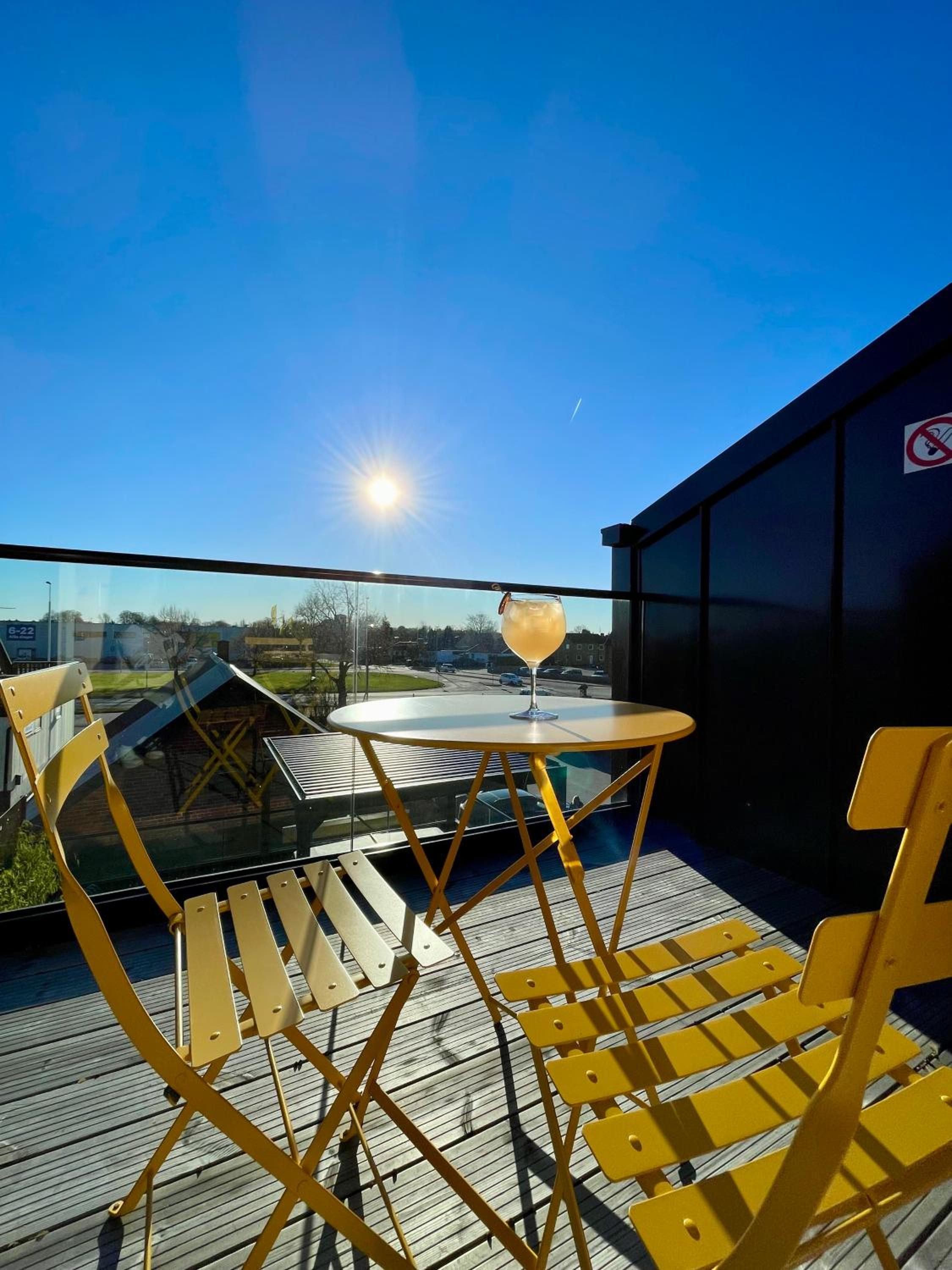 Double Room with Balcony - Photo 3