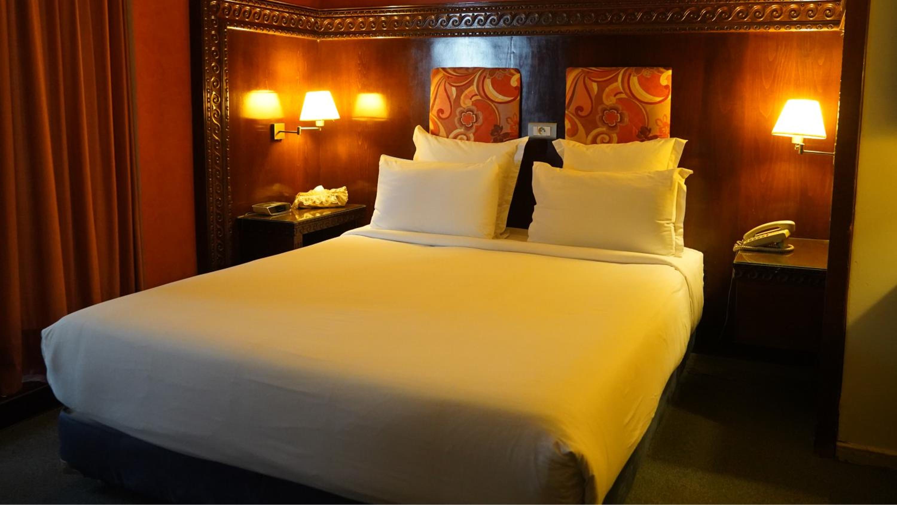 Bed & Sleeping Area