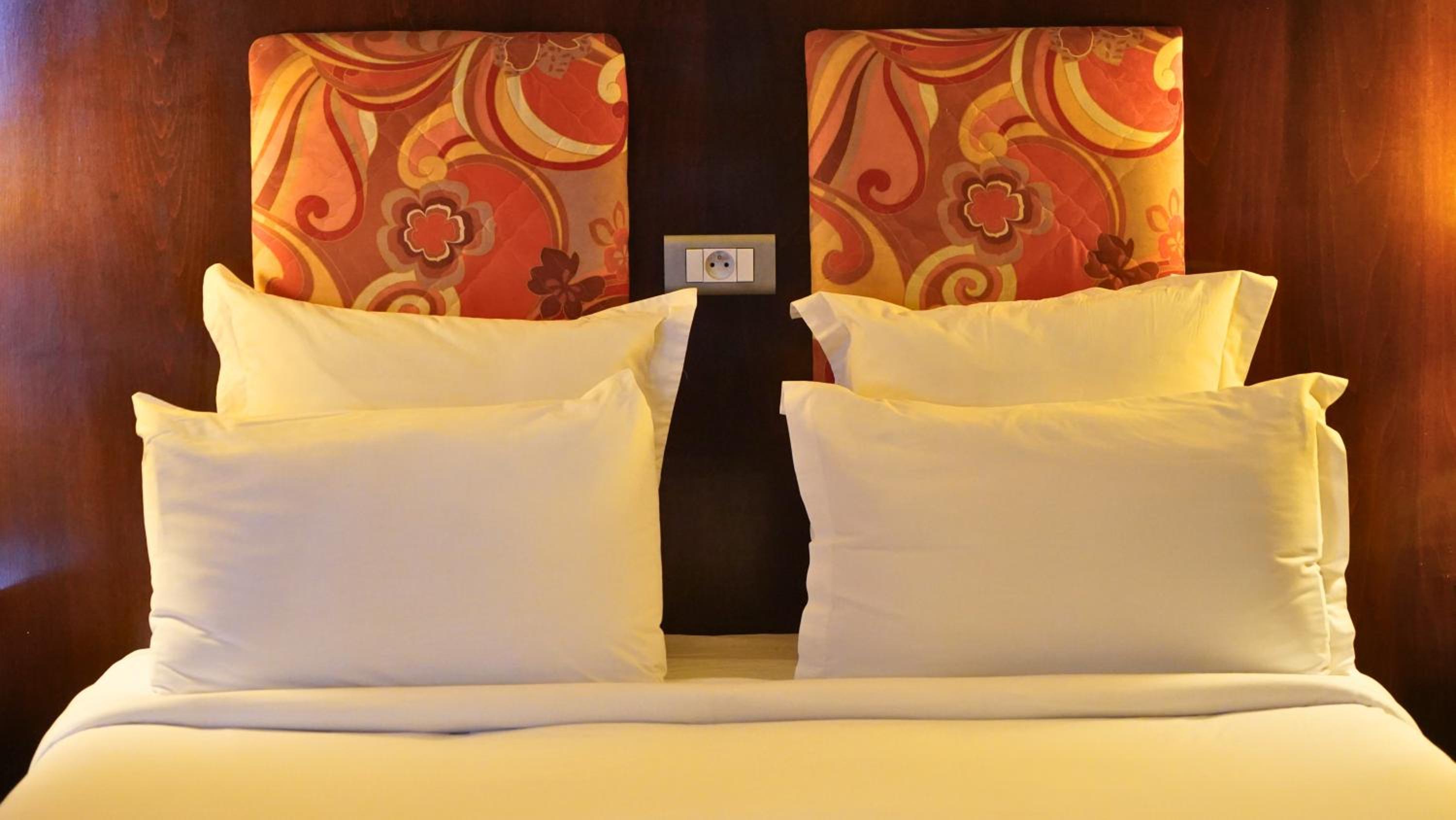 Bed & Sleeping Area