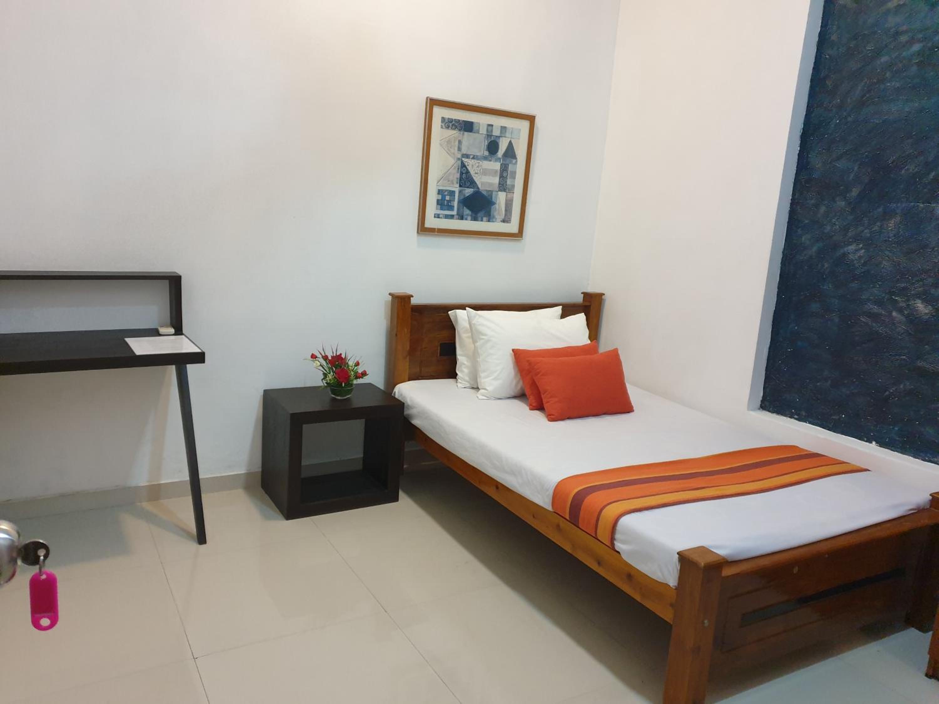 Budget Double Room photo 3