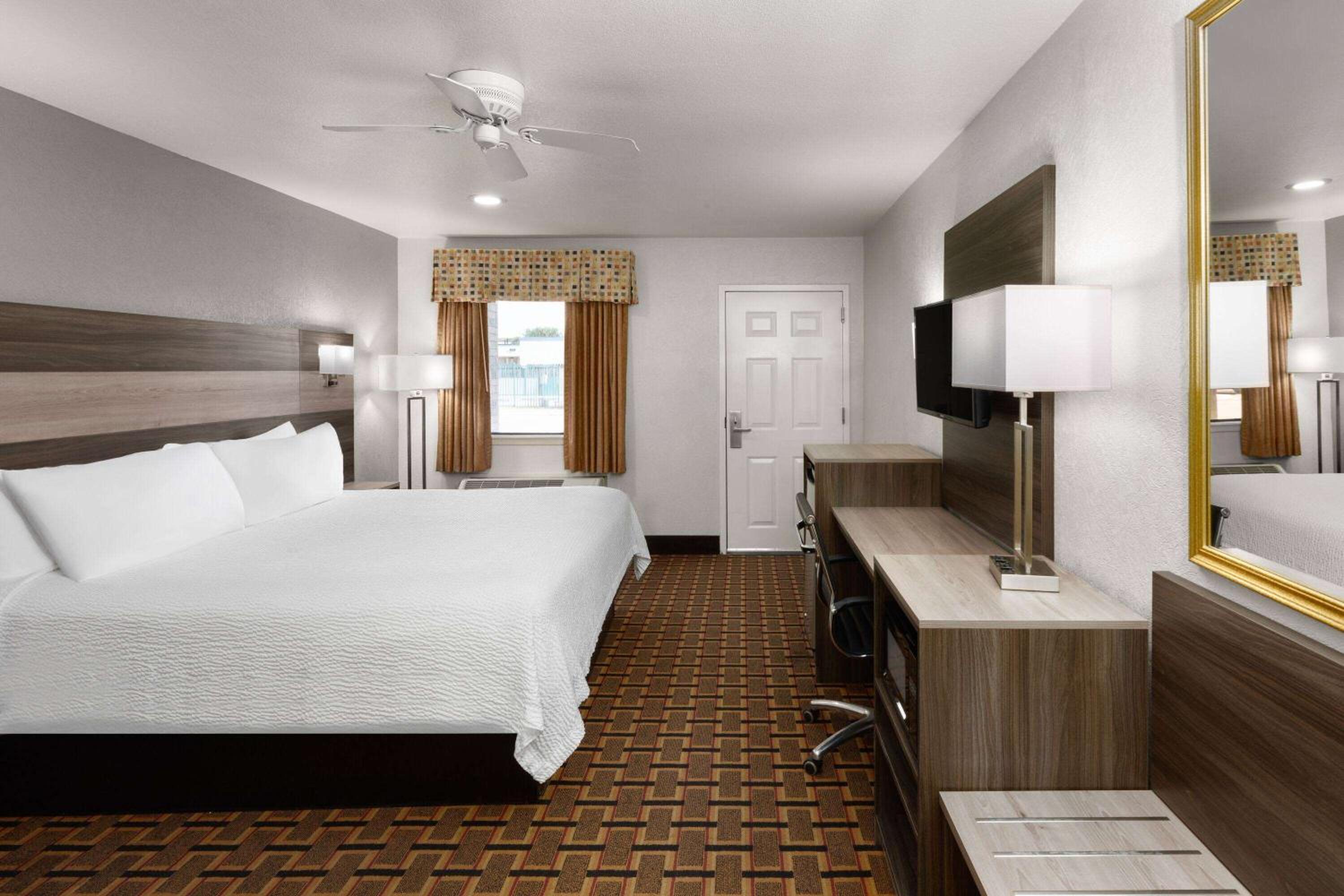King Room - Second Floor/Non-Smoking - Photo 1