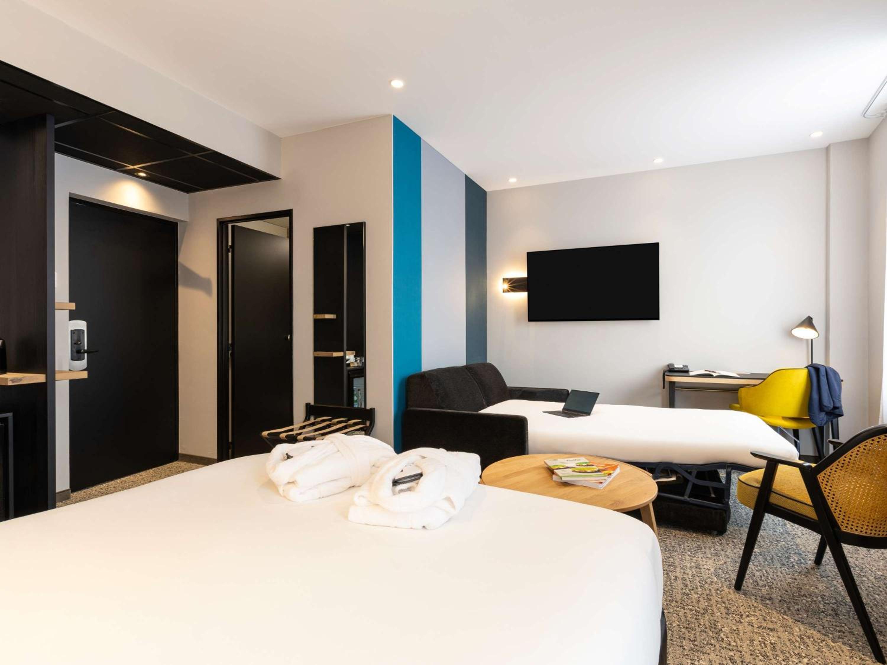 Standard One Double Bed - Photo 12