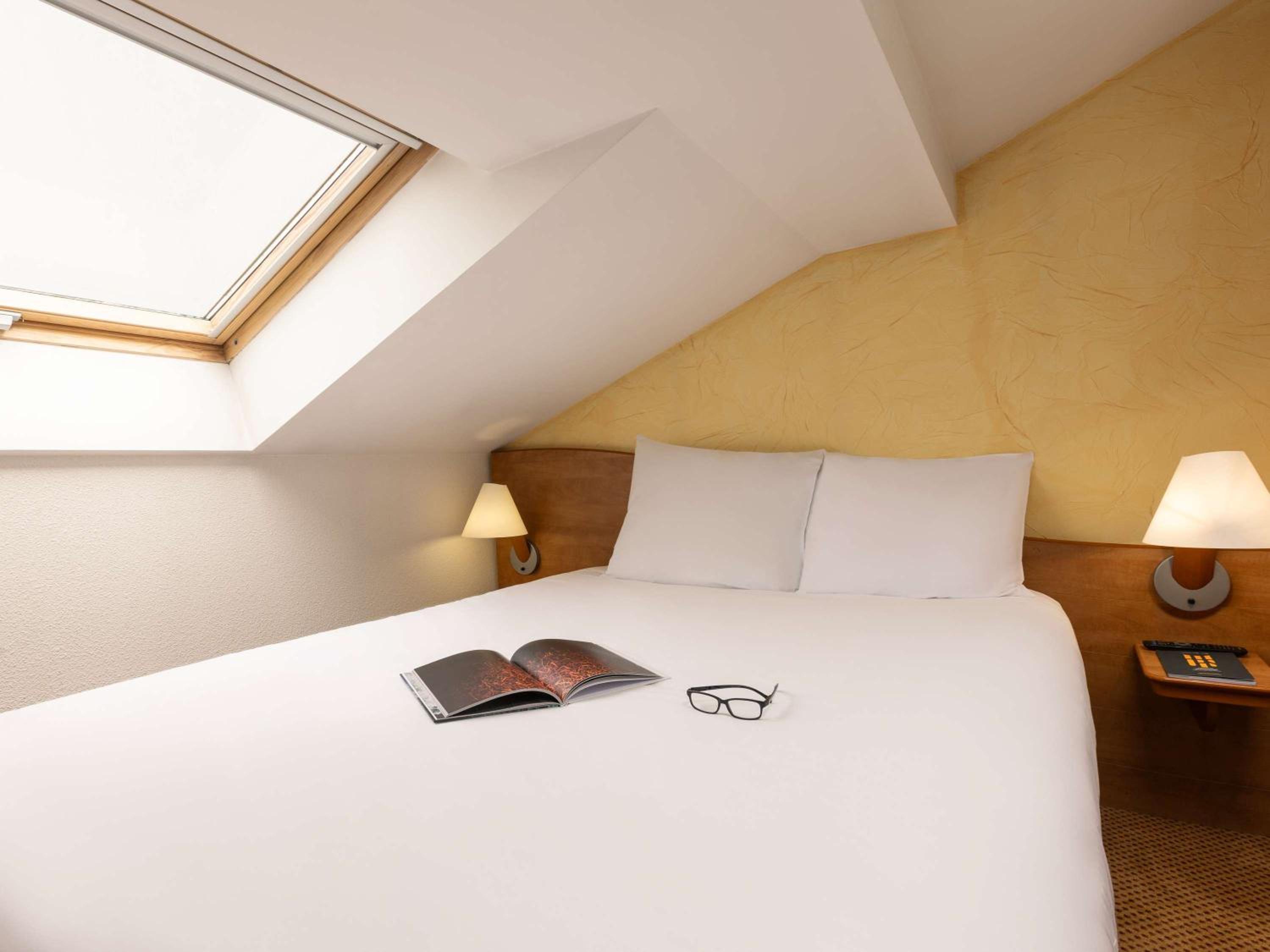 Classic Attic Room with Double Bed - Photo 4