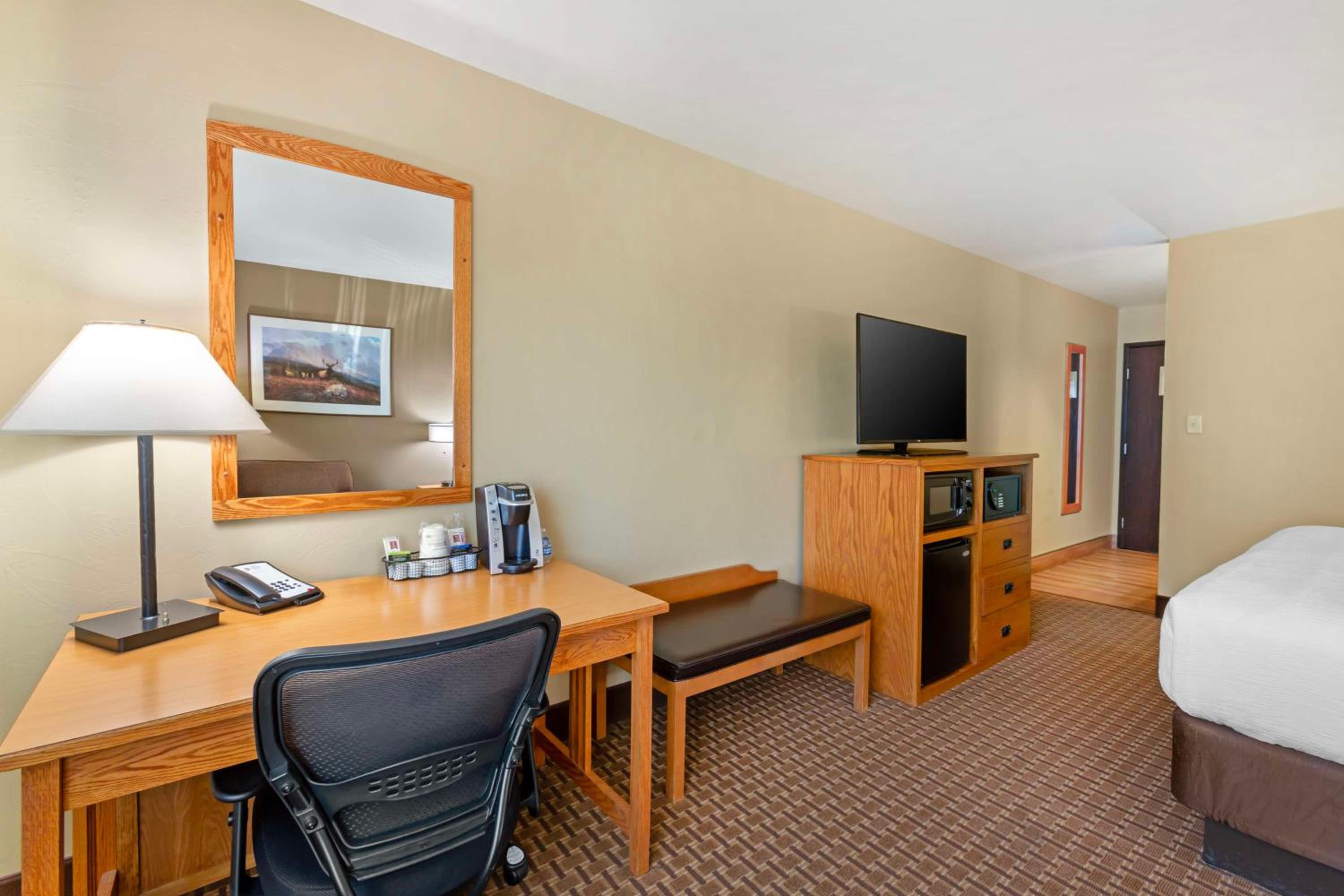 King Room - Non Smoking - Photo 3