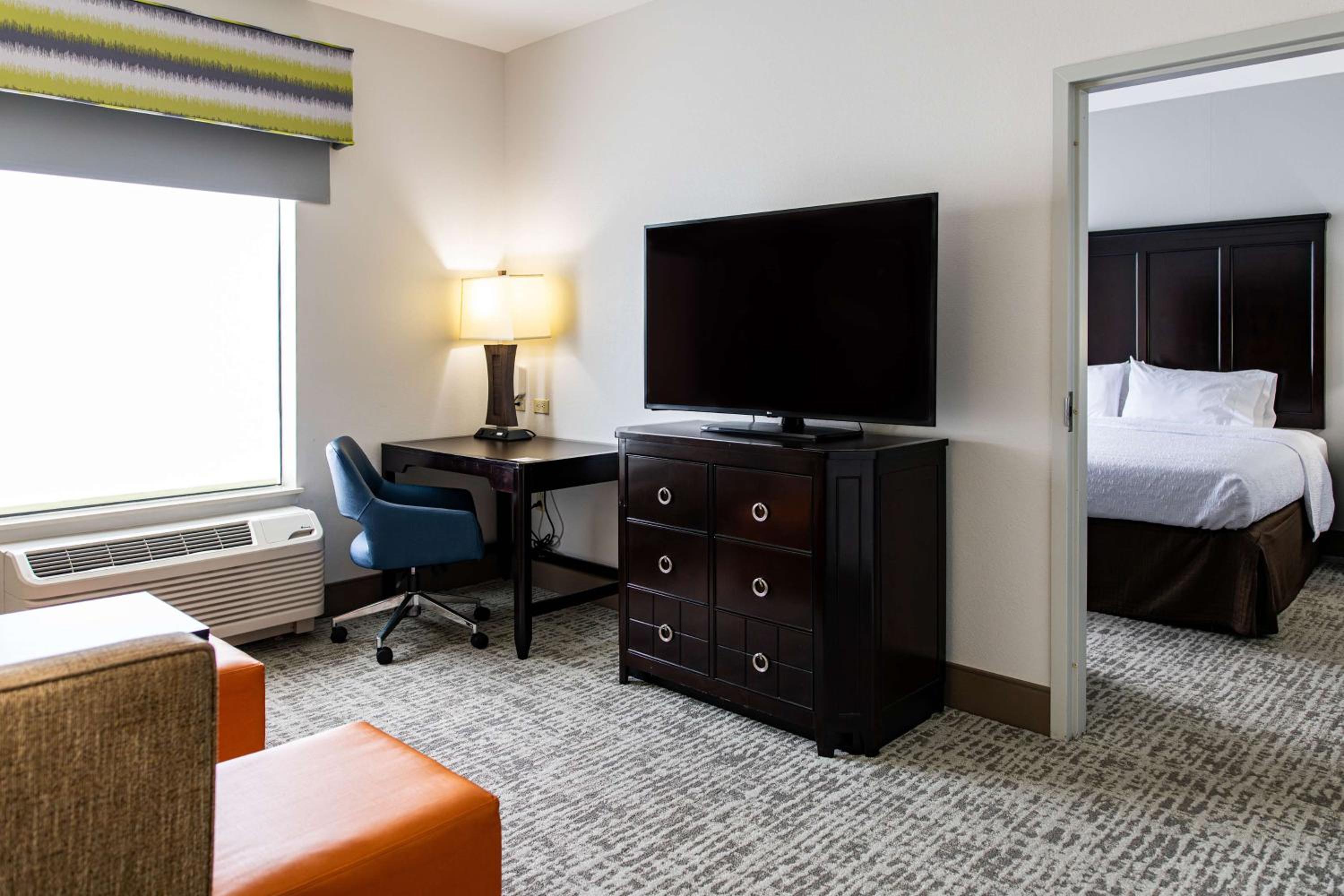 One-Bedroom King Suite - Non-Smoking - Photo 4