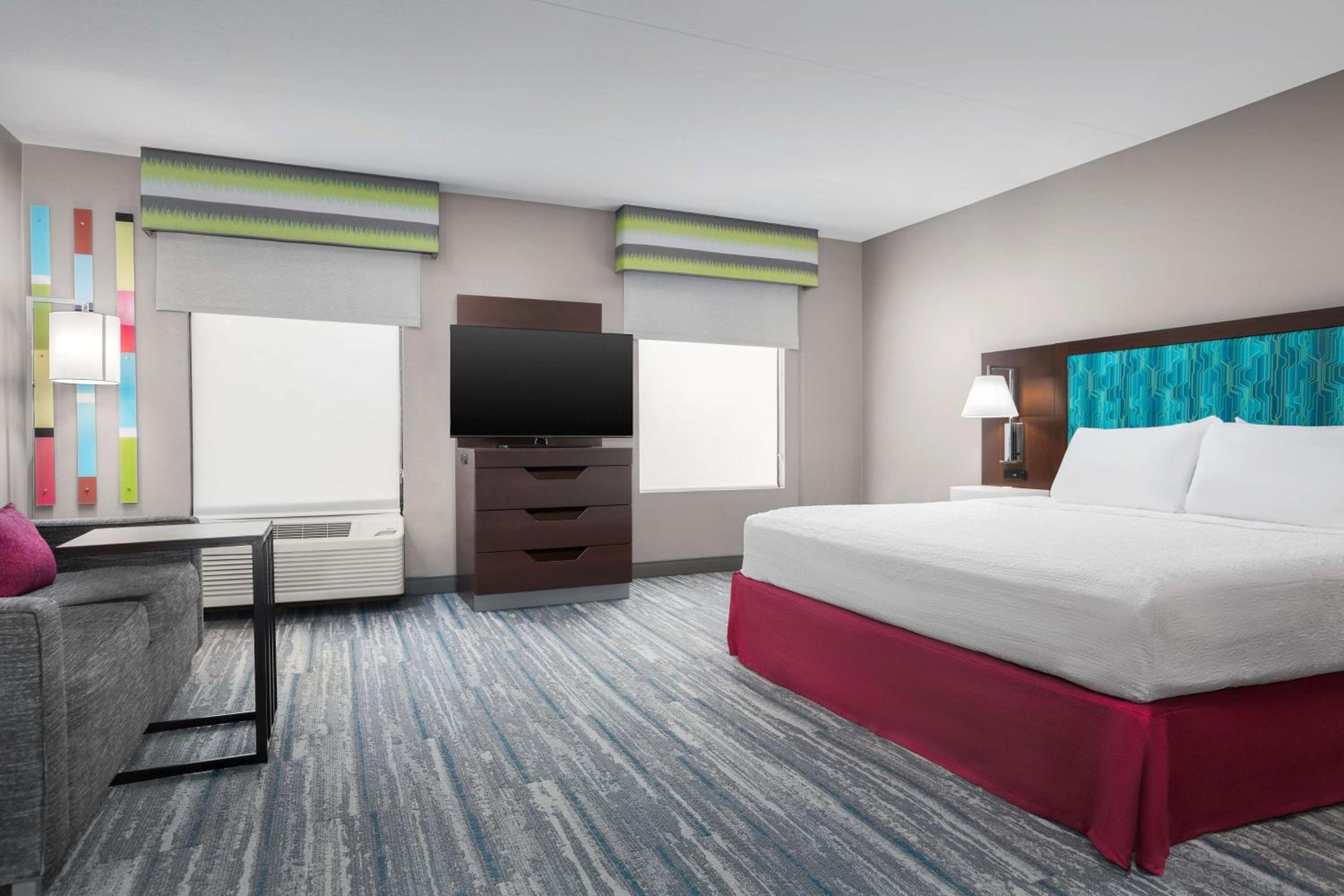 King Room with Tub - Mobility Access - Photo 4