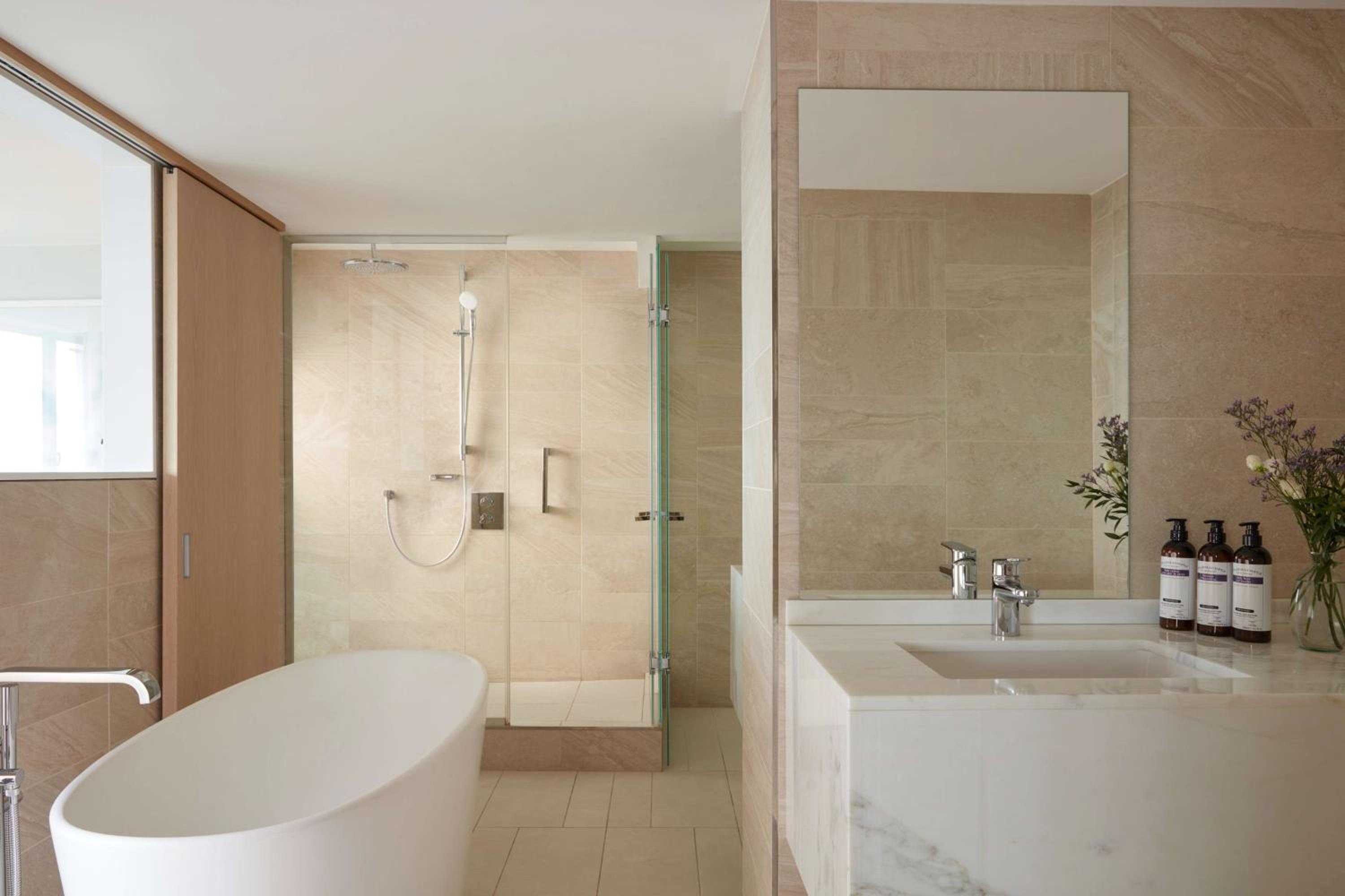 Presidential Suite thumbnail 5