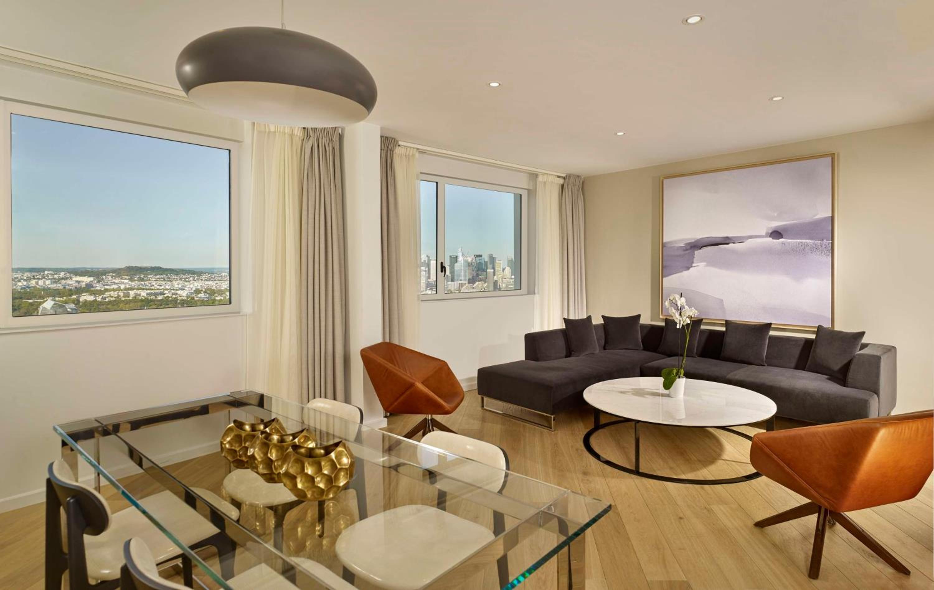 Executive Suite - Photo 1