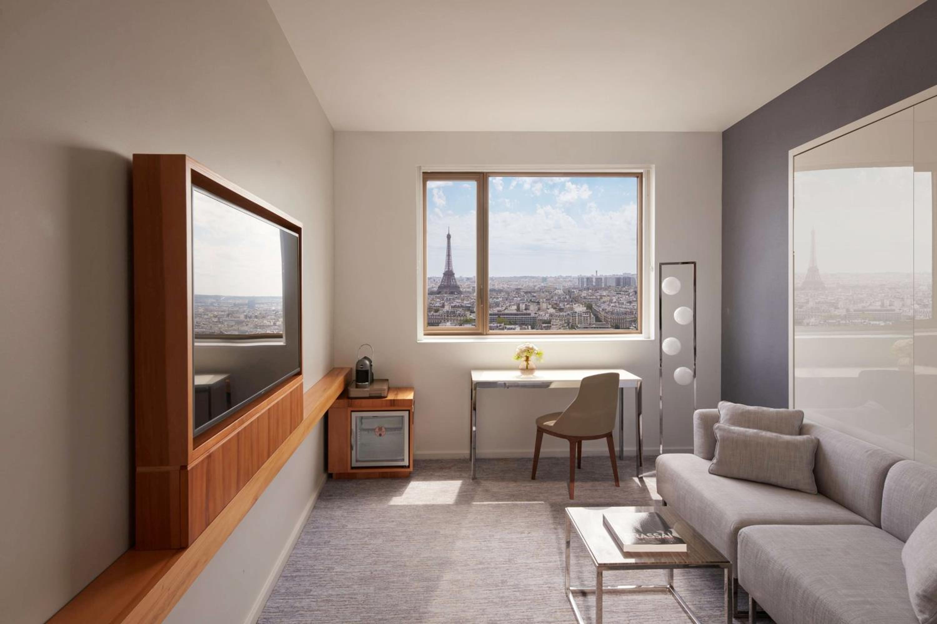 Suite - Photo 2