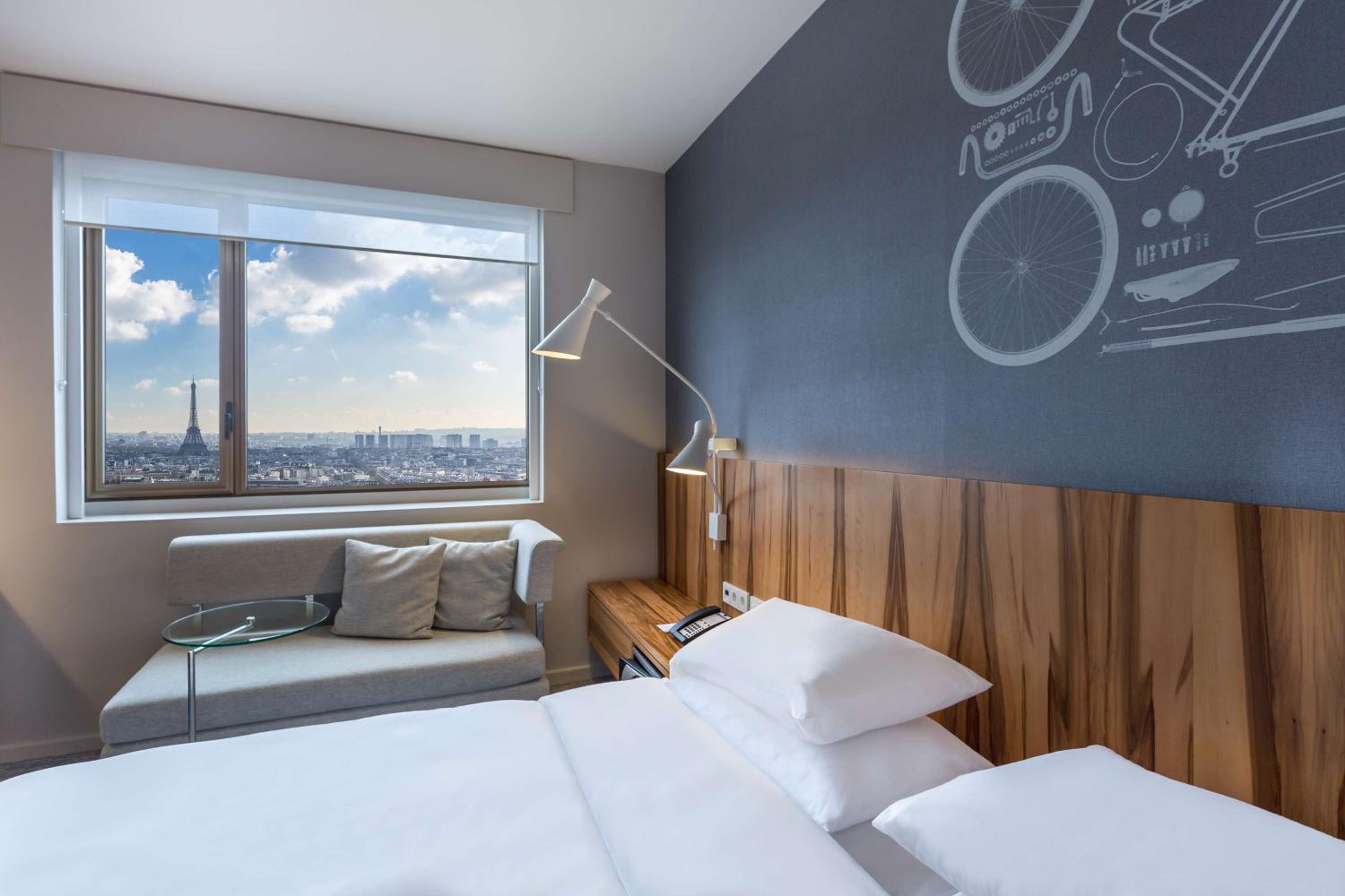 Deluxe King Room with Eiffel Tower View - Photo 4